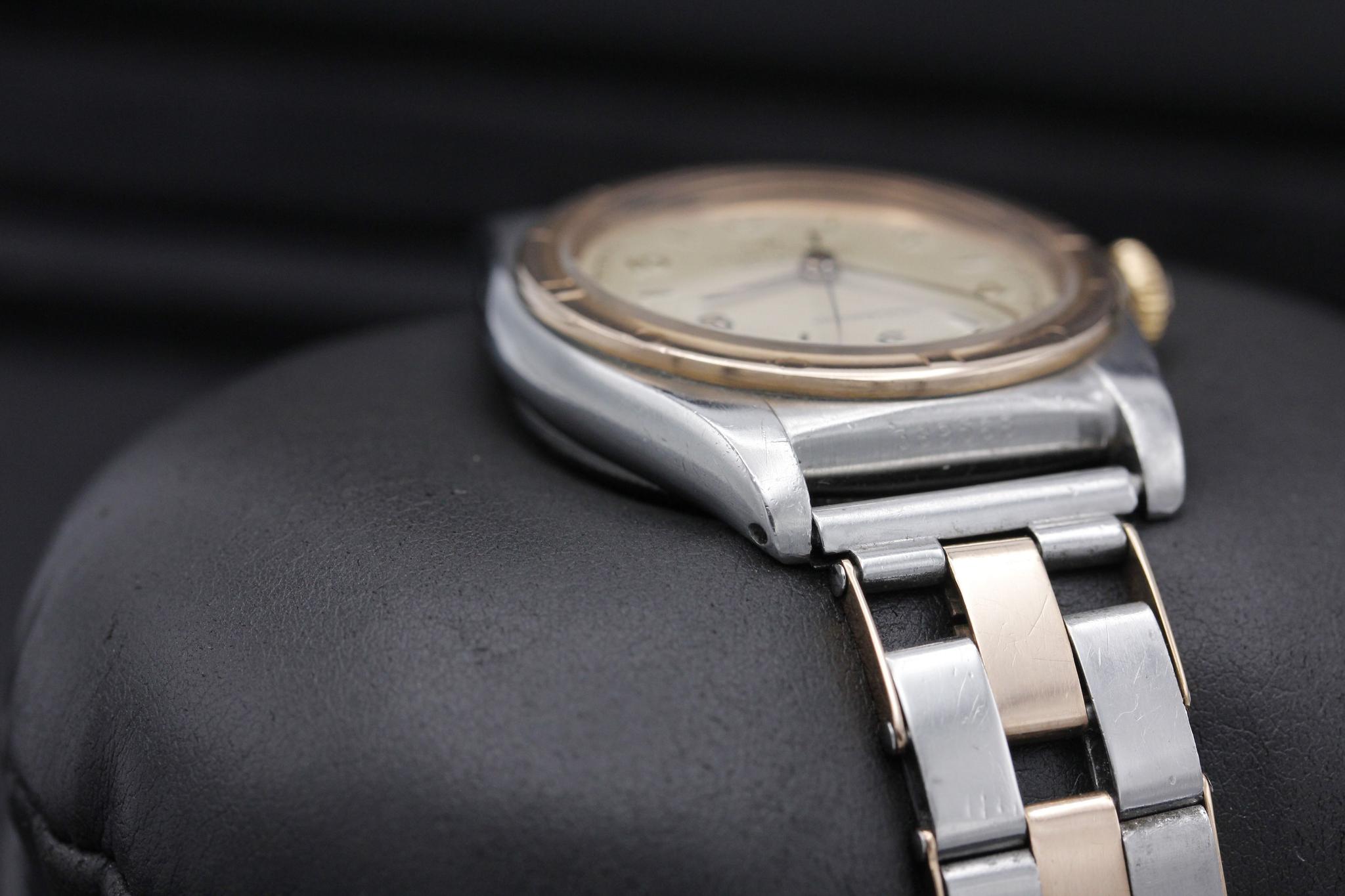 Watch Image 9