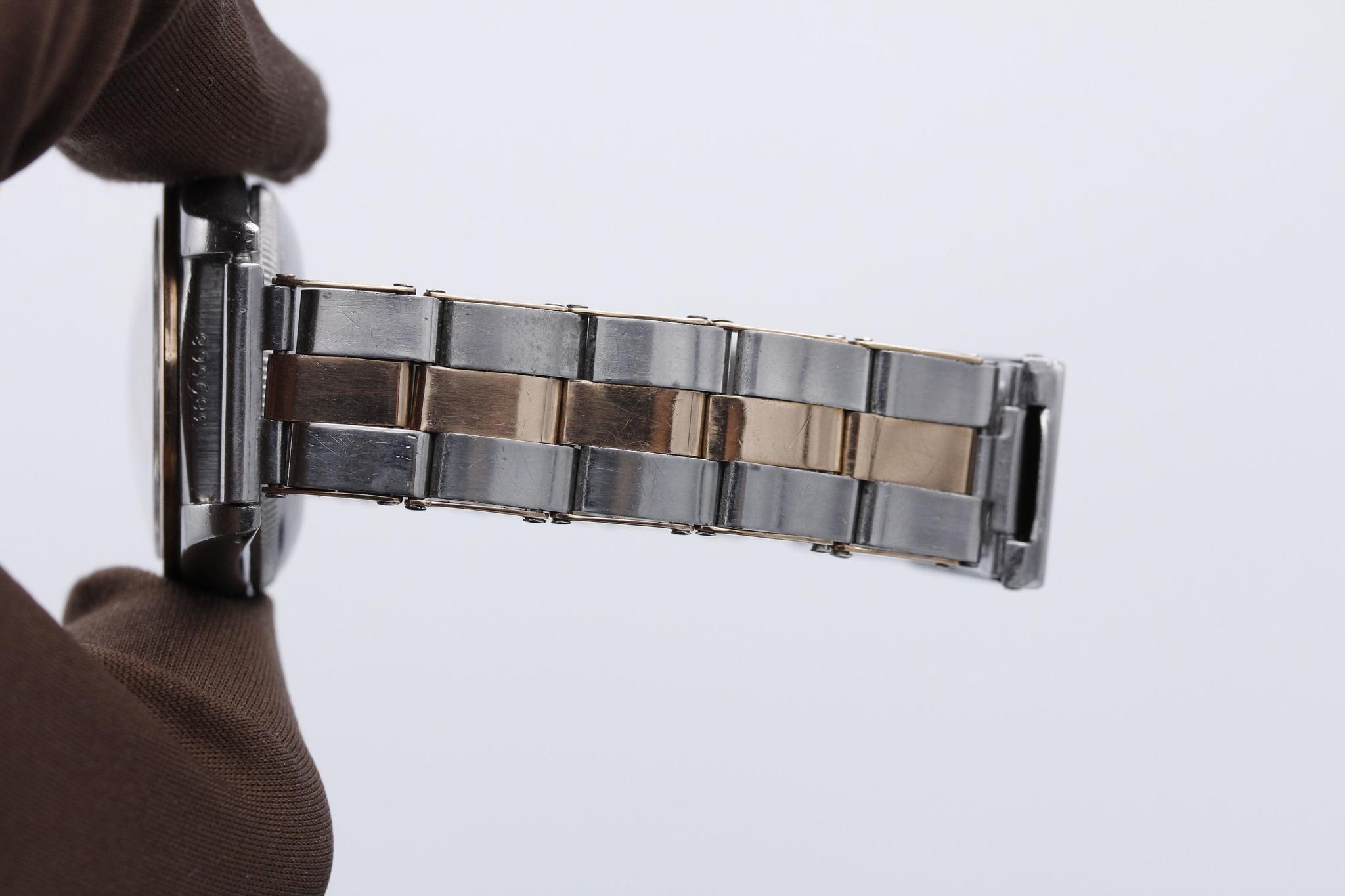 Watch Image 11