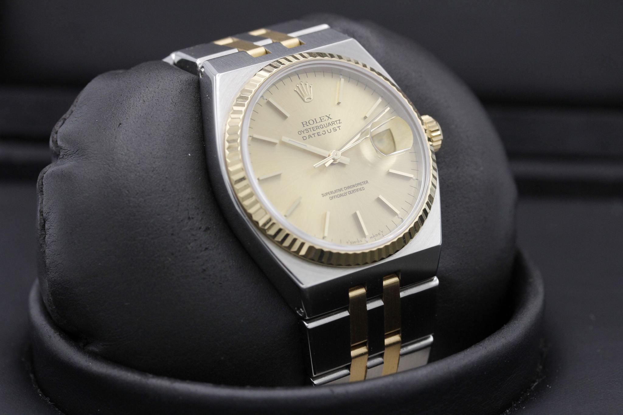 Watch Image 12