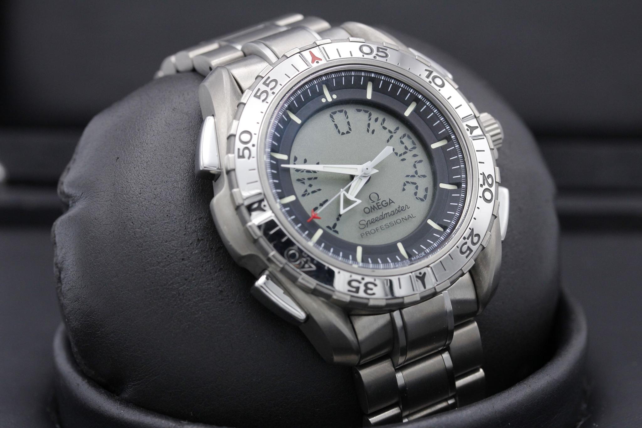 Watch Image 10
