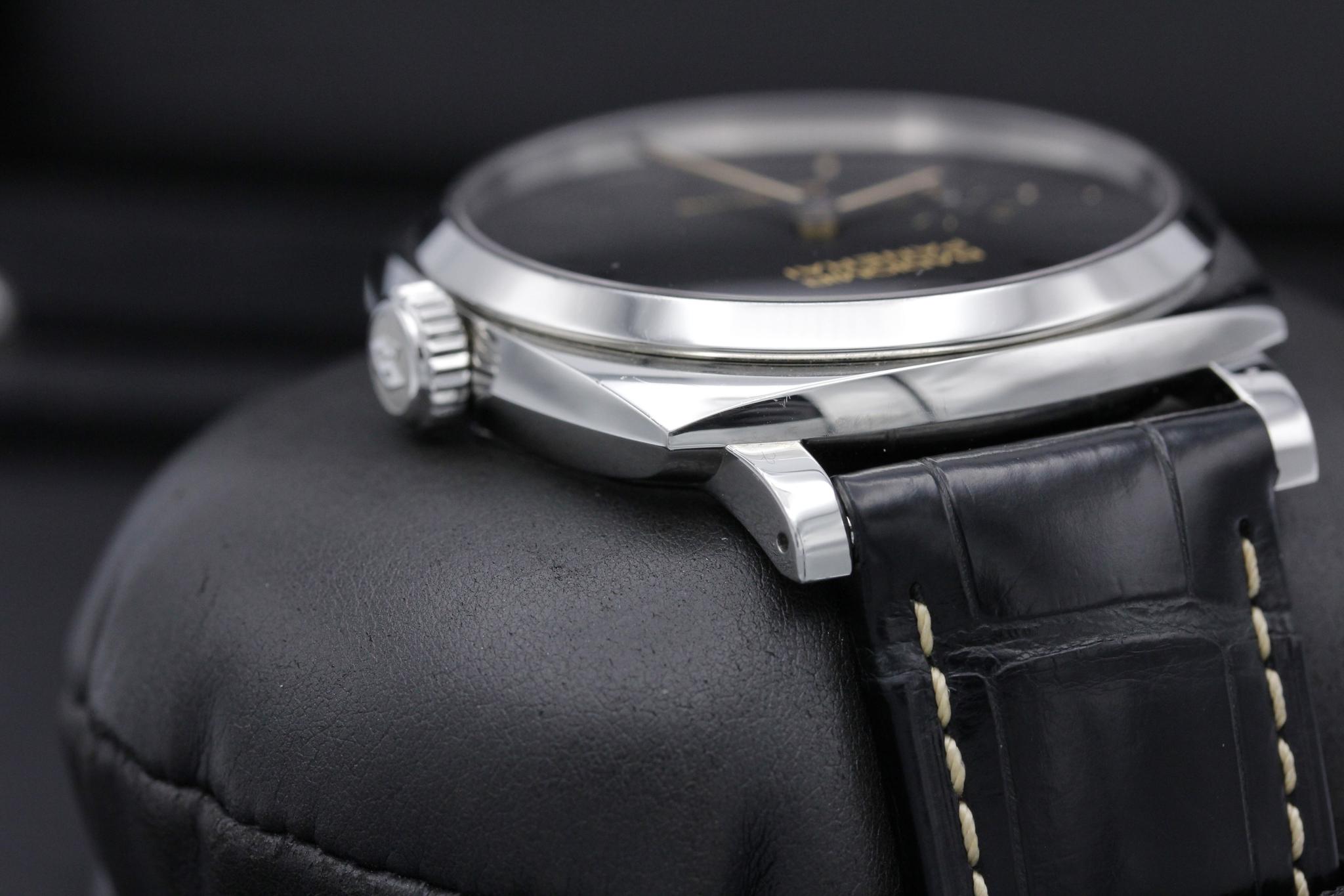 Watch Image 4