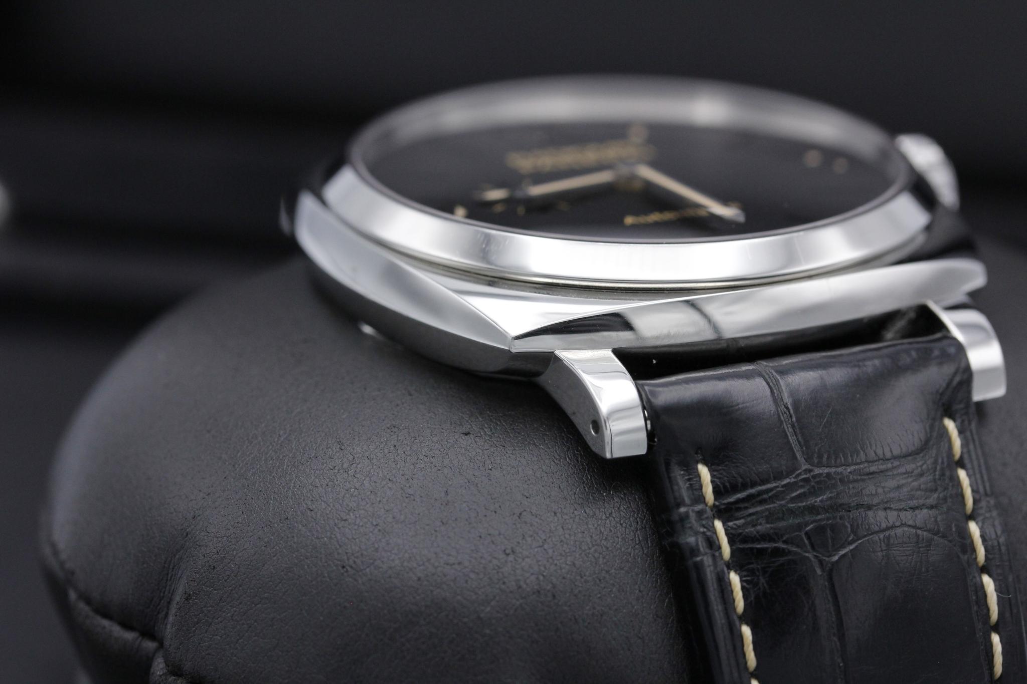 Watch Image 6