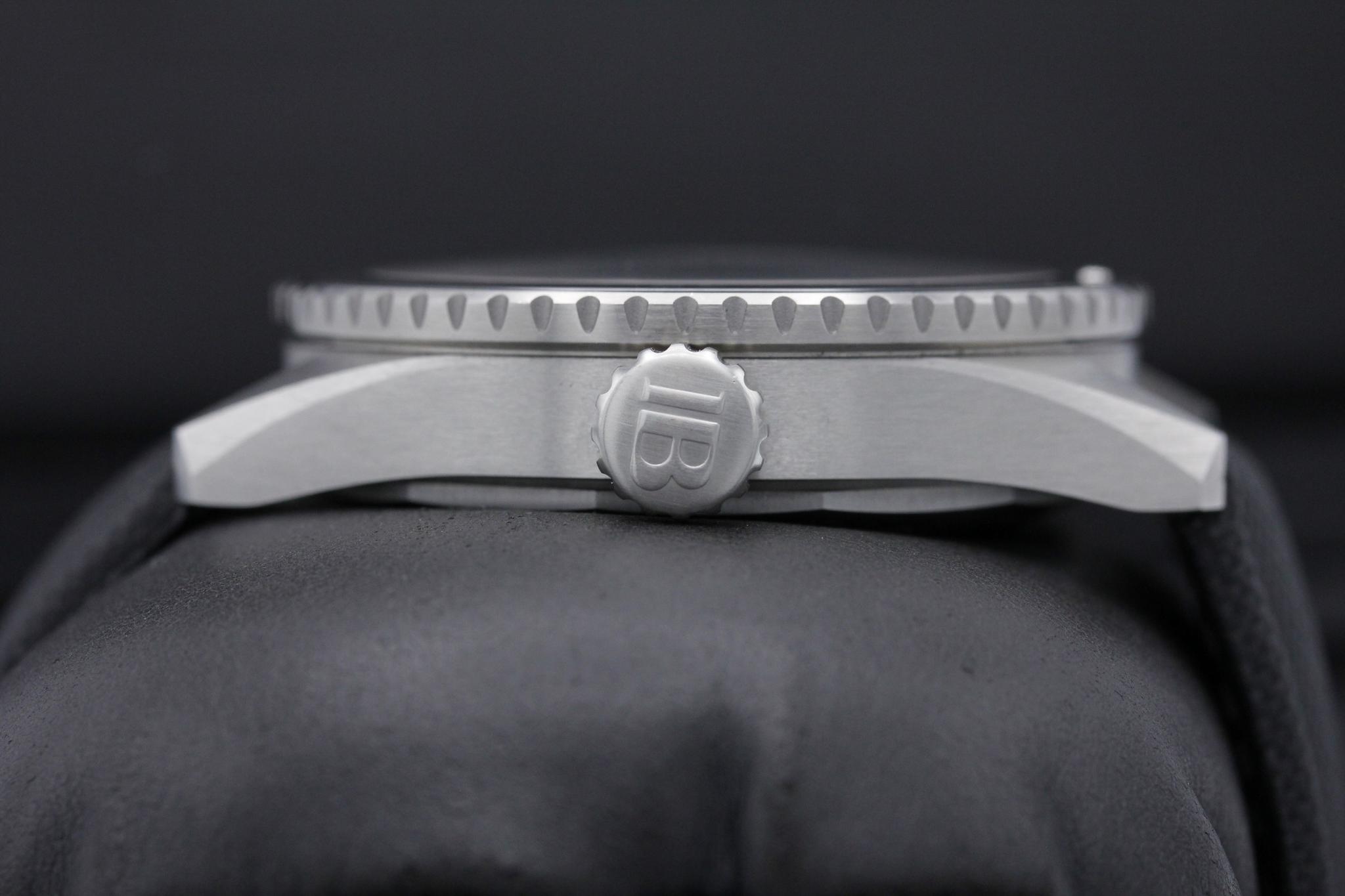 Watch Image 3
