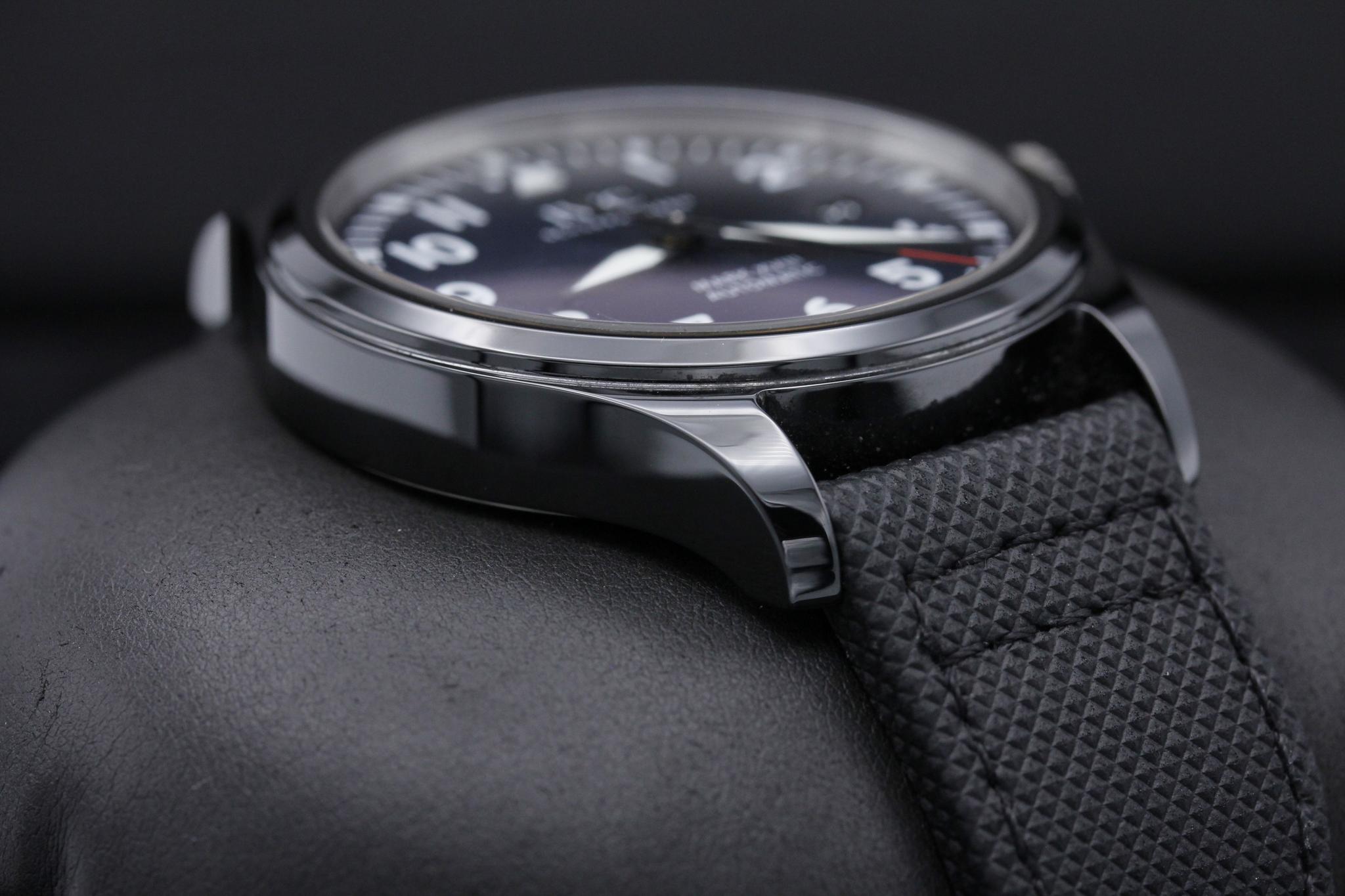 Watch Image 6