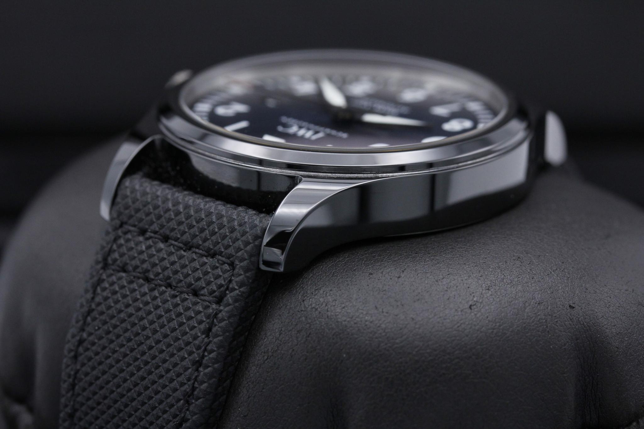 Watch Image 5
