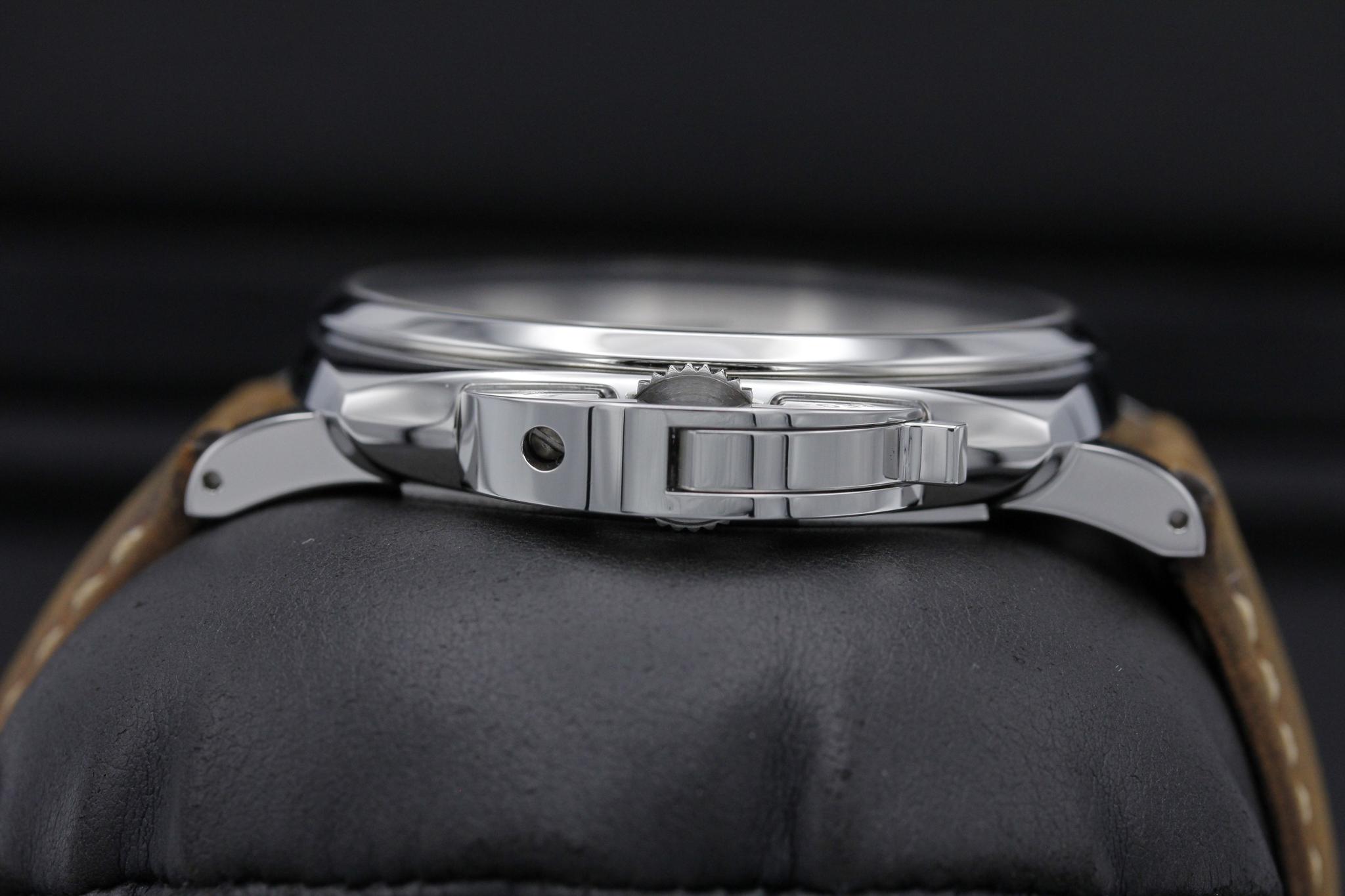 Watch Image 3