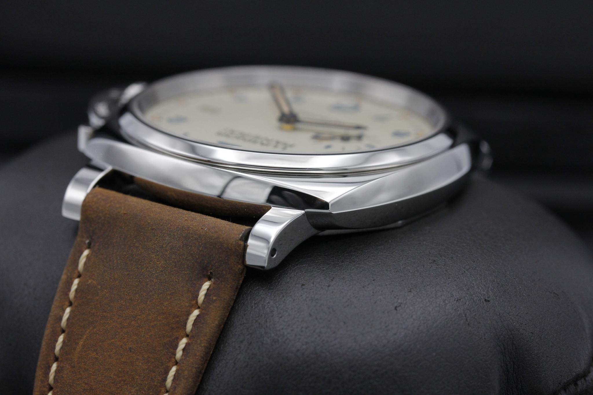 Watch Image 5