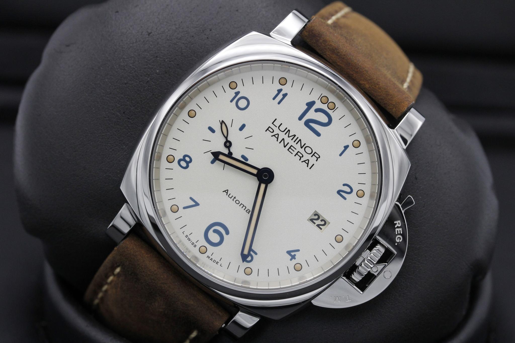 Watch Image 10
