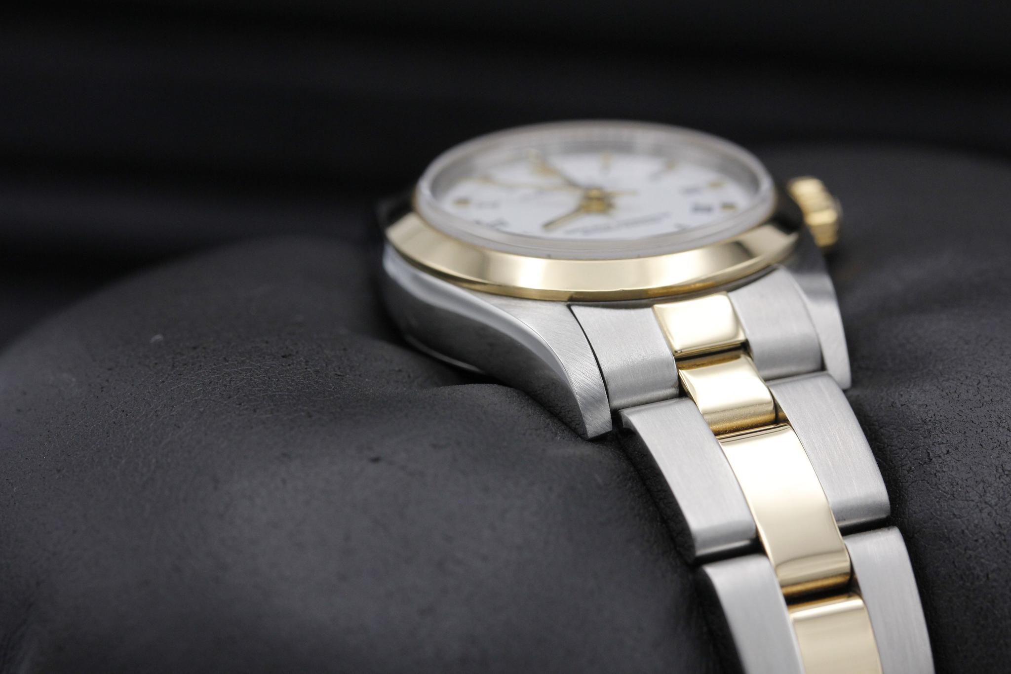 Watch Image 6