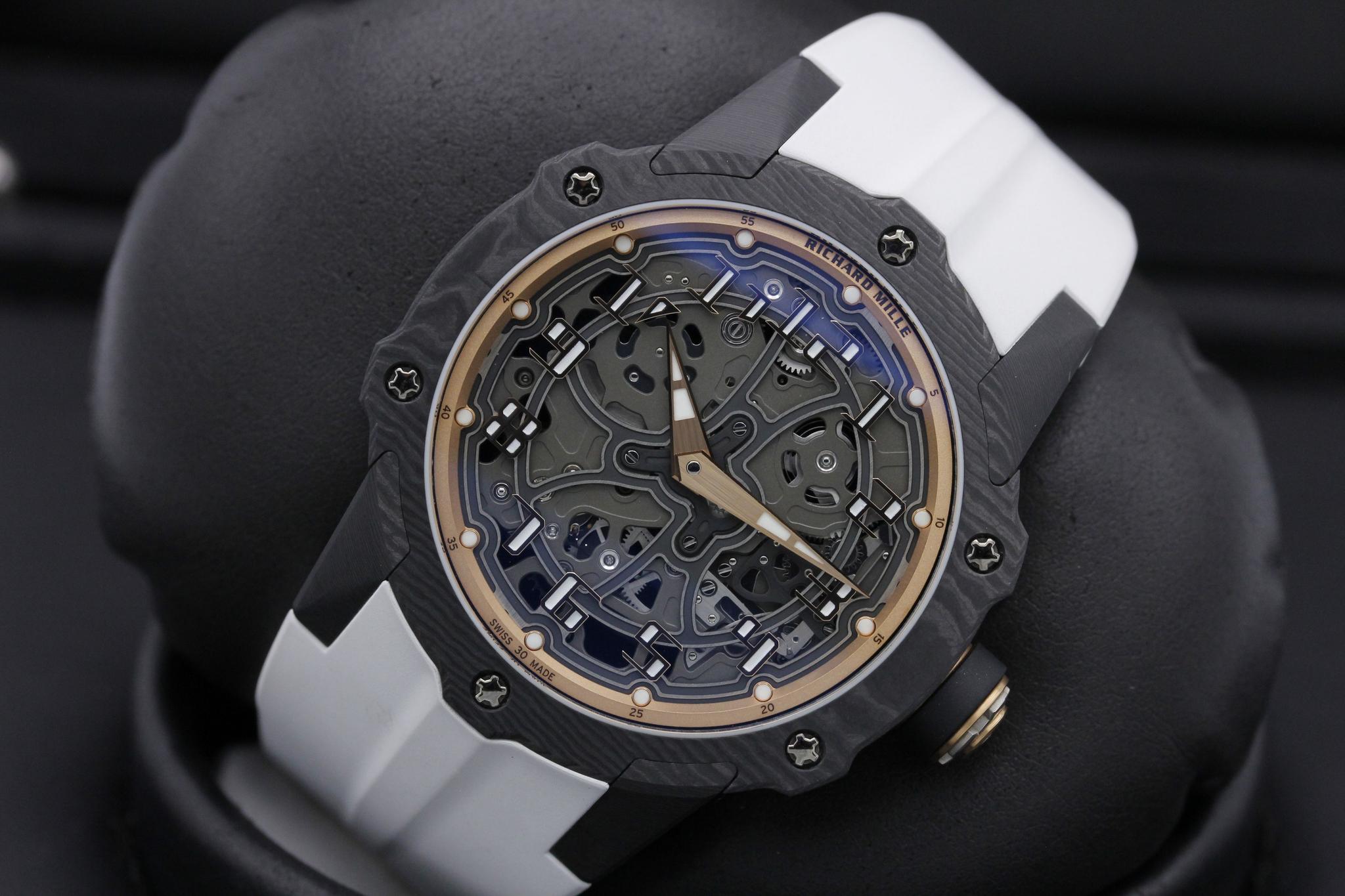 Watch Image 10