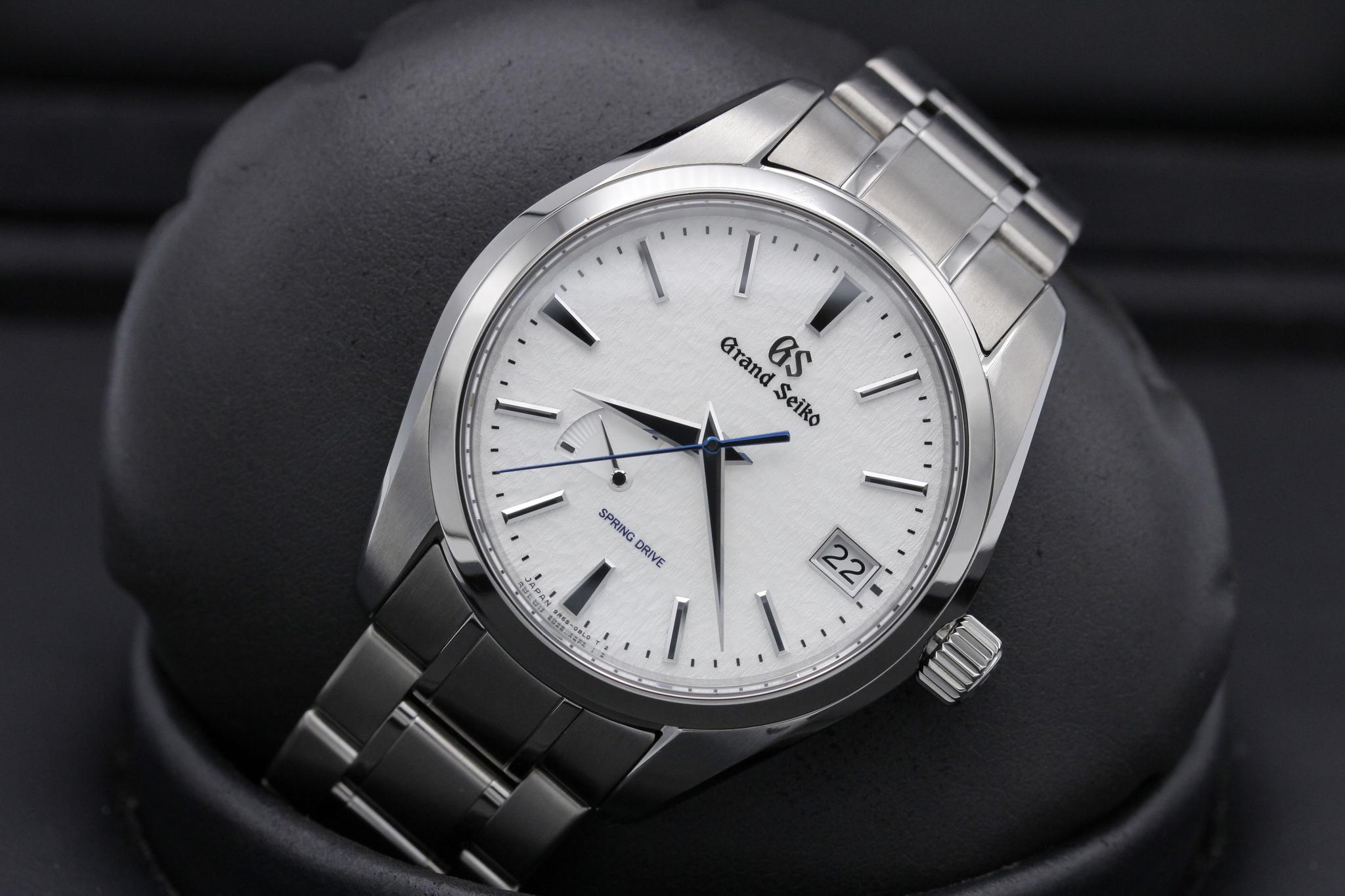 Watch Image 10