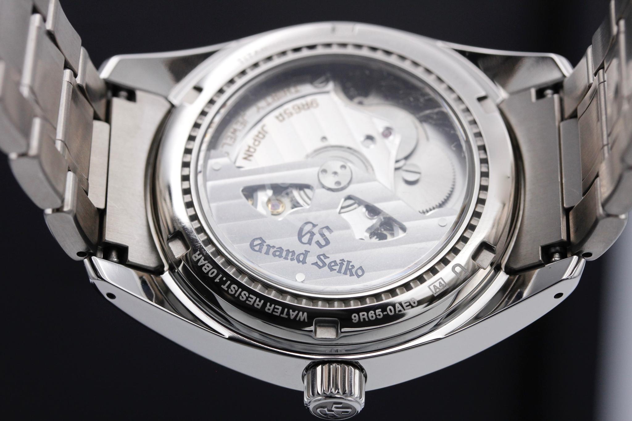 Watch Image 7