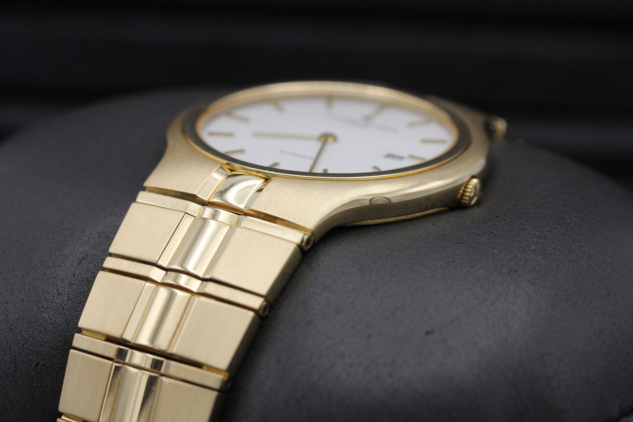 Watch Image 2