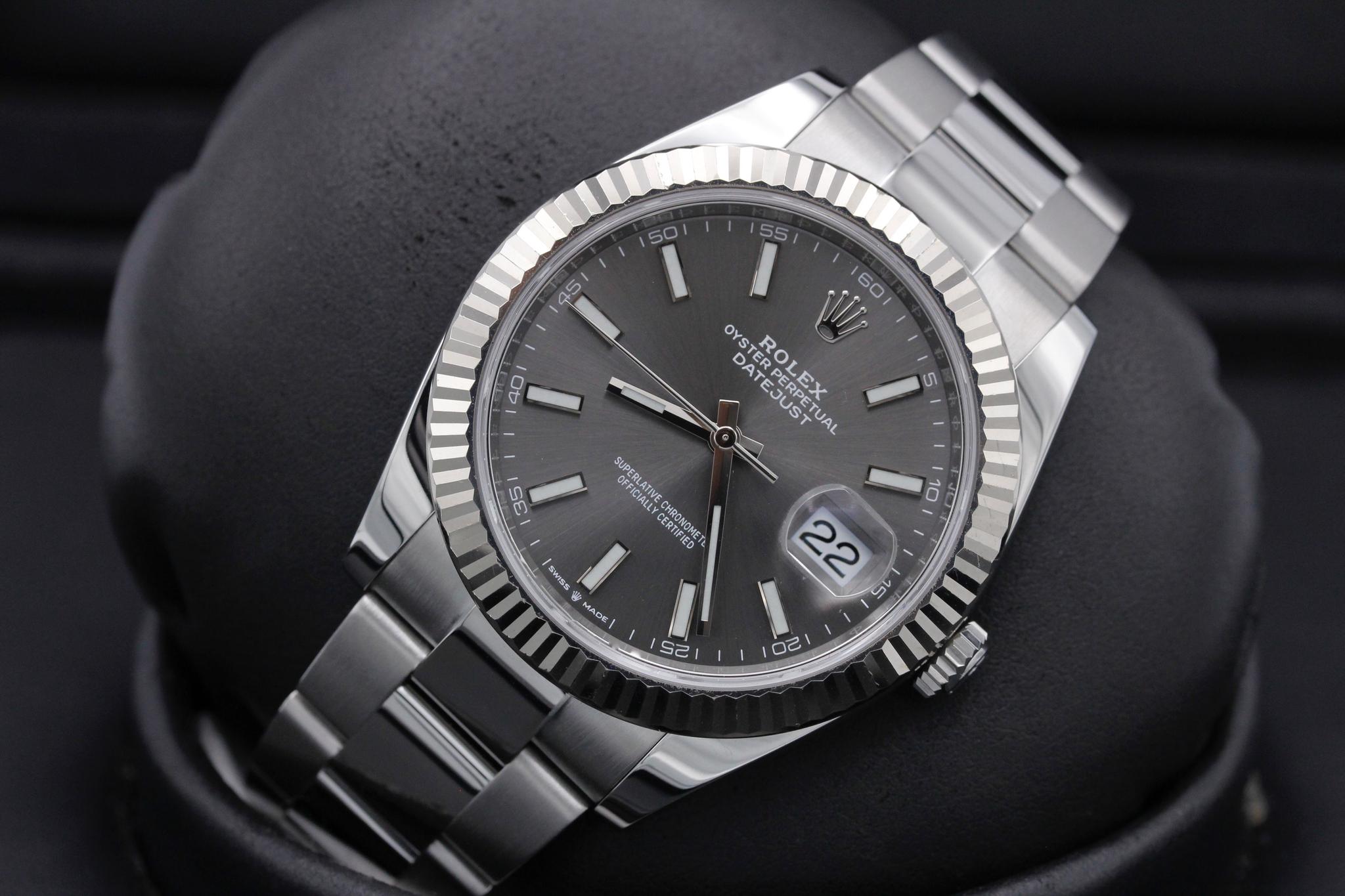 Watch Image 10