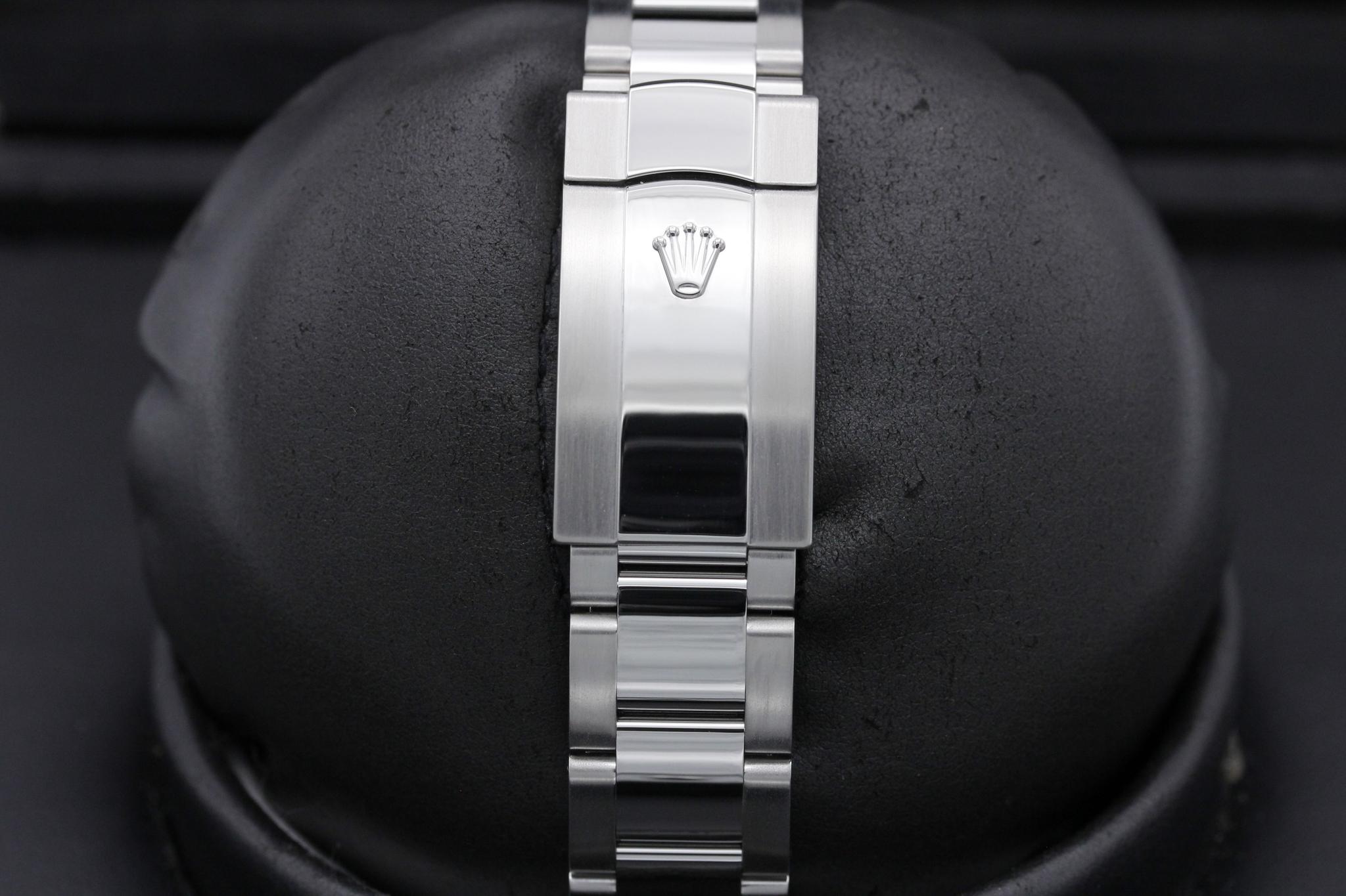 Watch Image 8