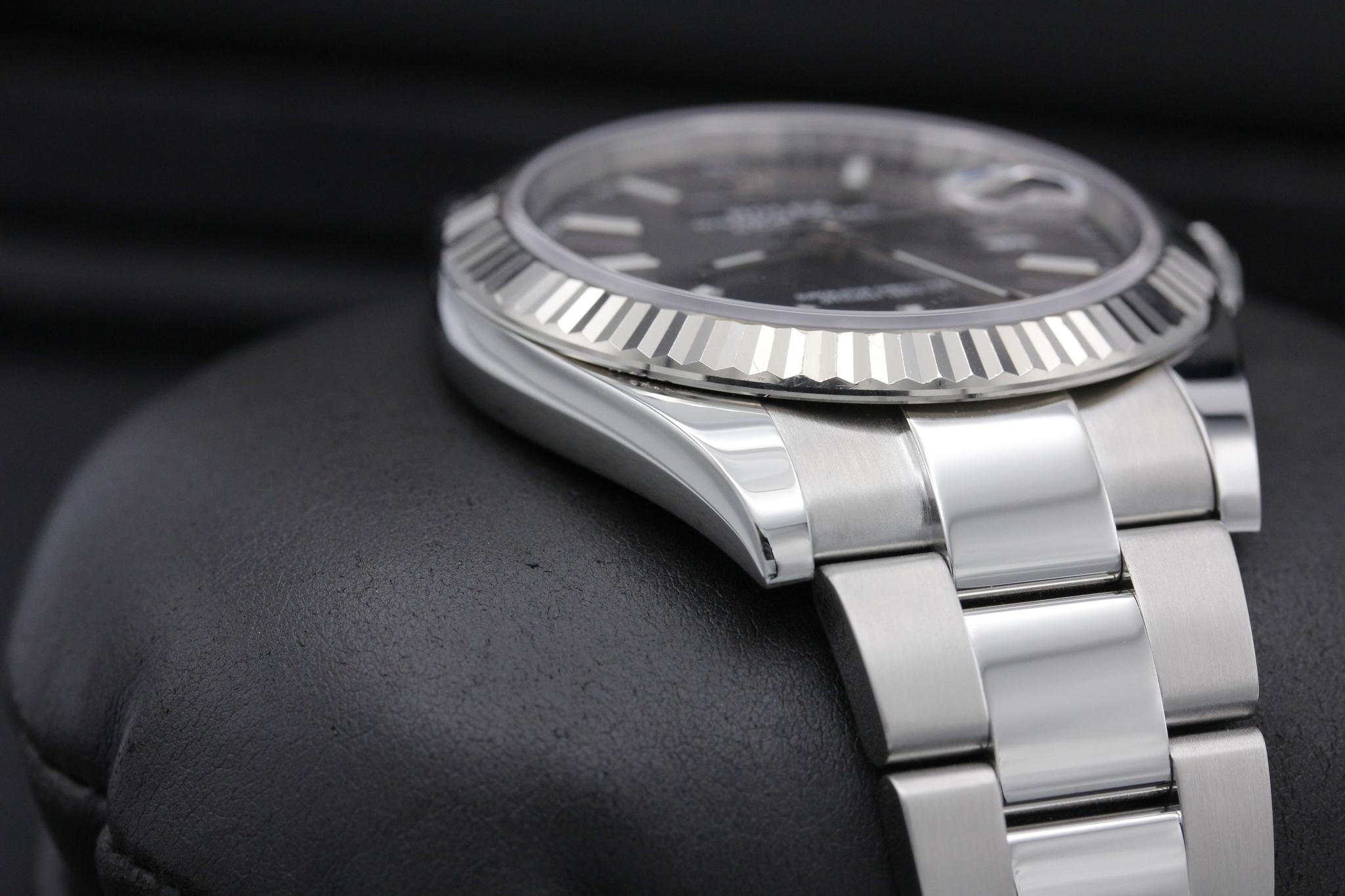 Watch Image 6