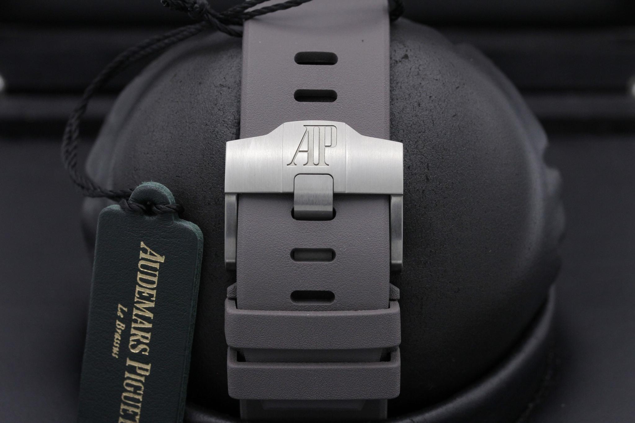 Watch Image 8