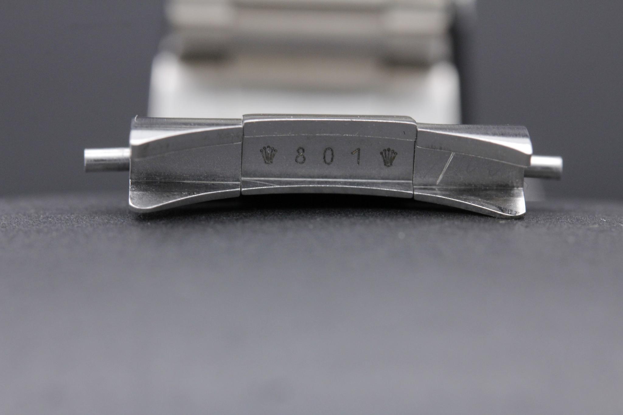 Watch Image 12
