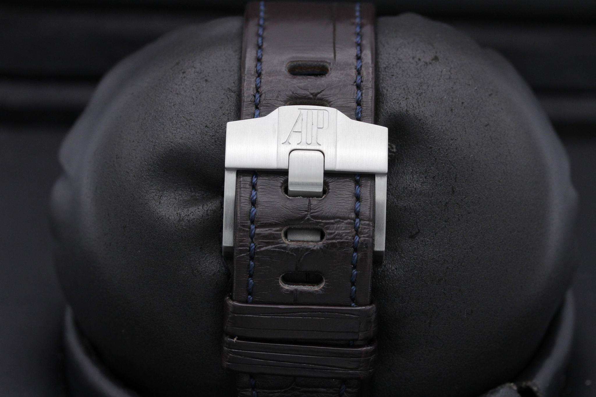 Watch Image 8