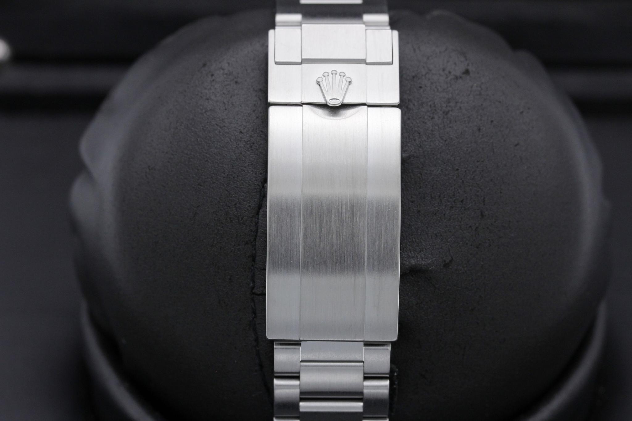 Watch Image 8