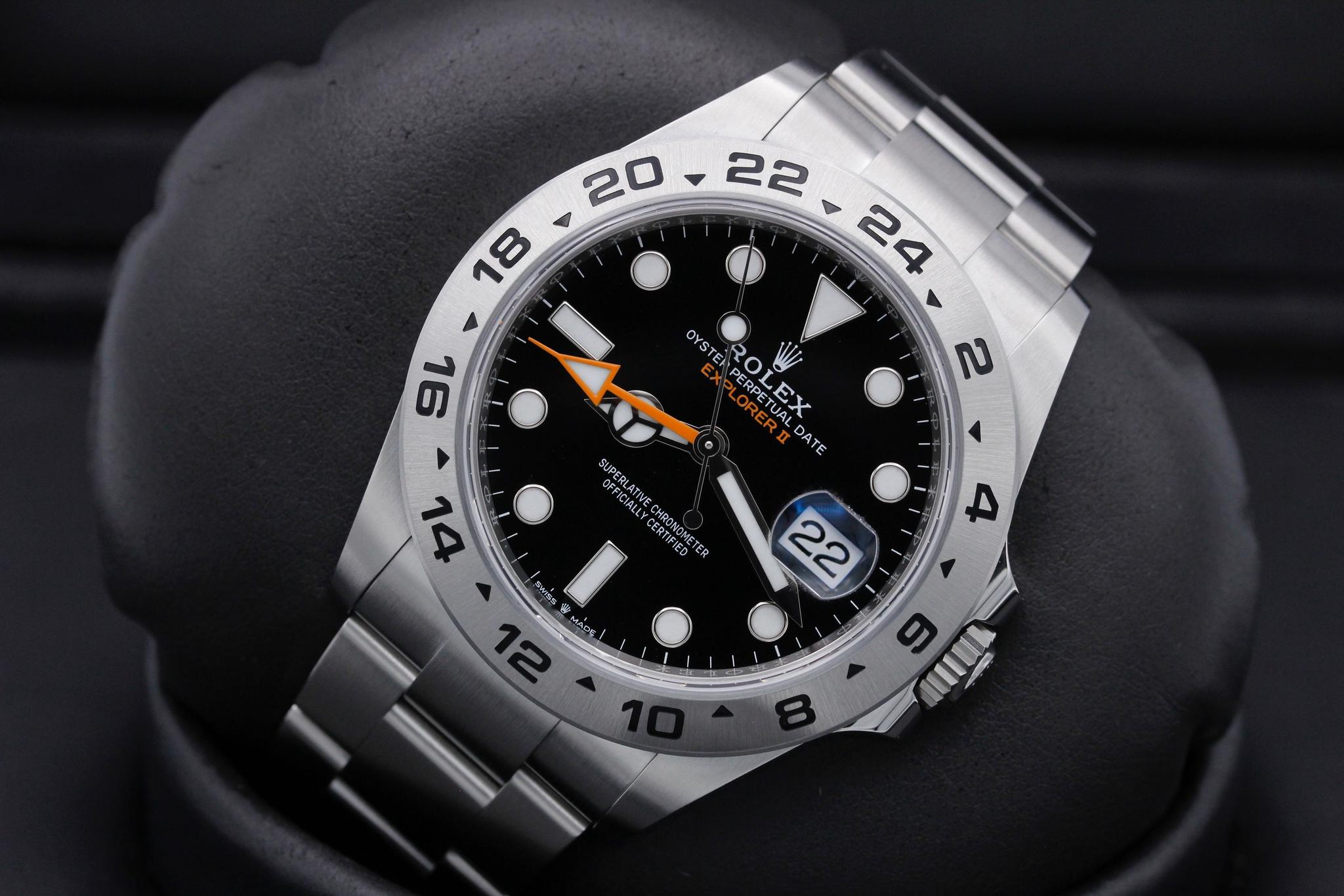 Watch Image 10