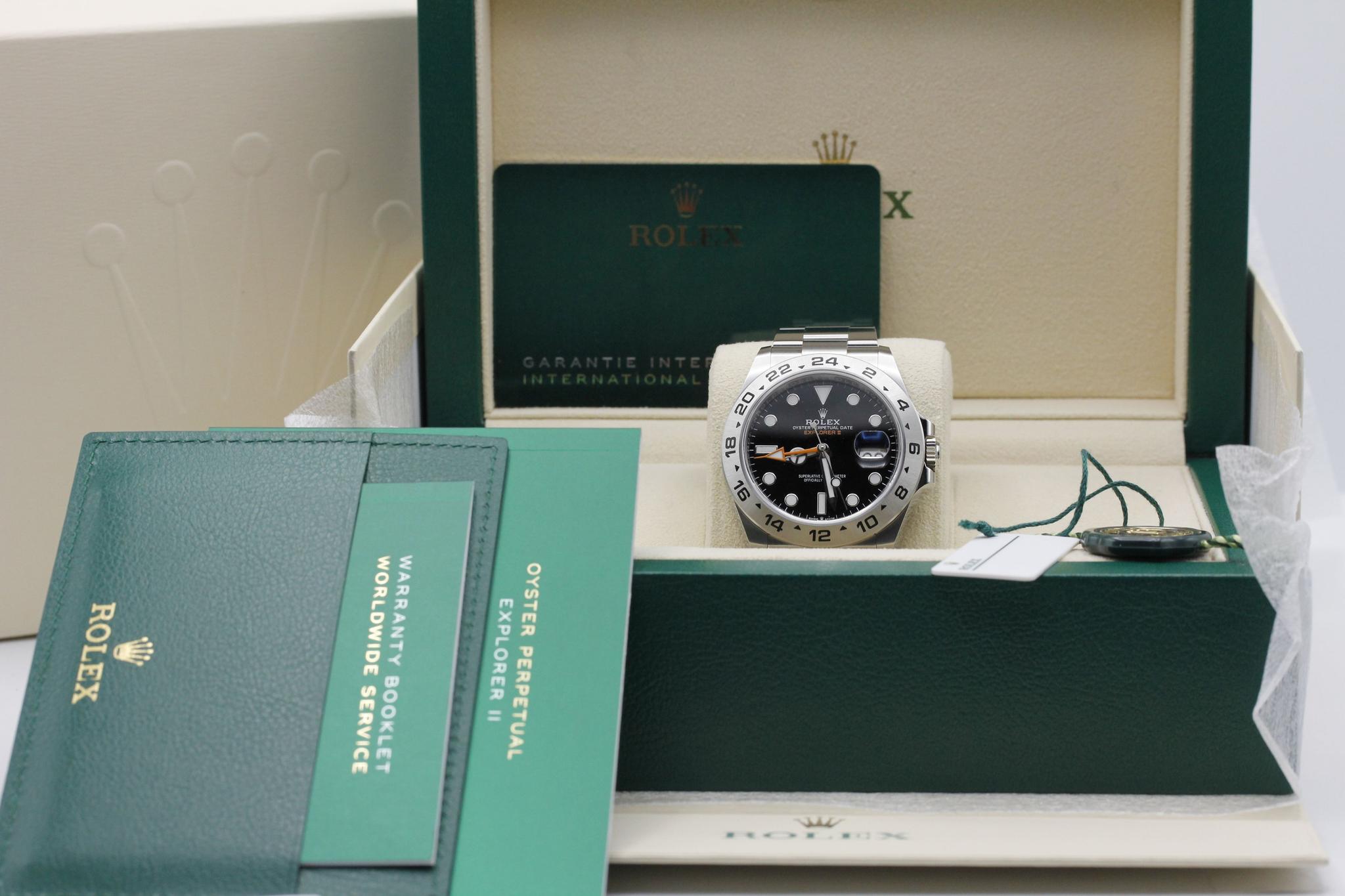 Watch Image 11