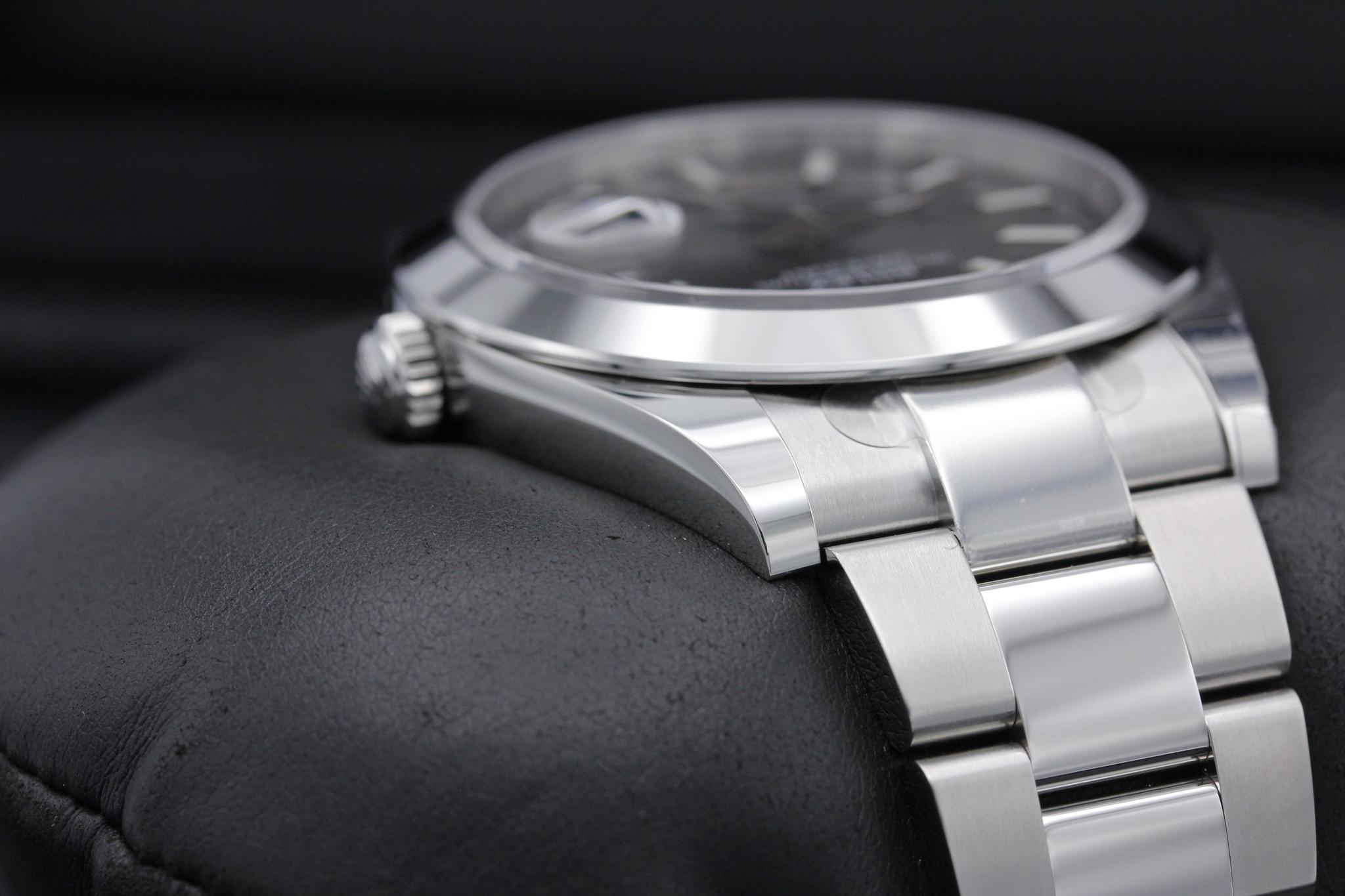 Watch Image 4