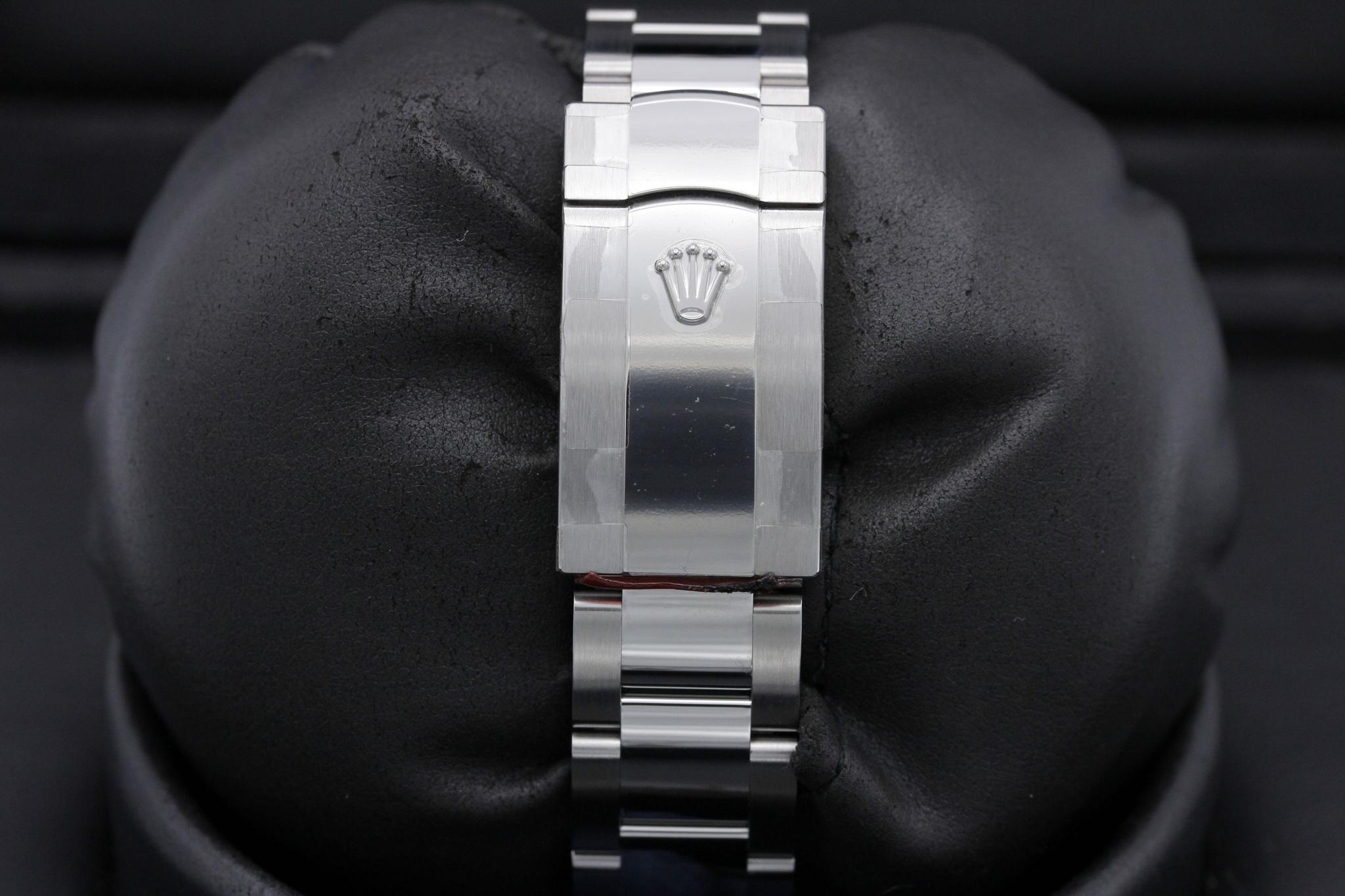 Watch Image 8