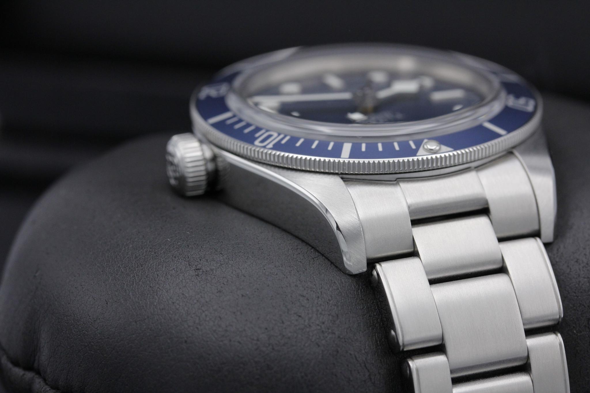 Watch Image 4