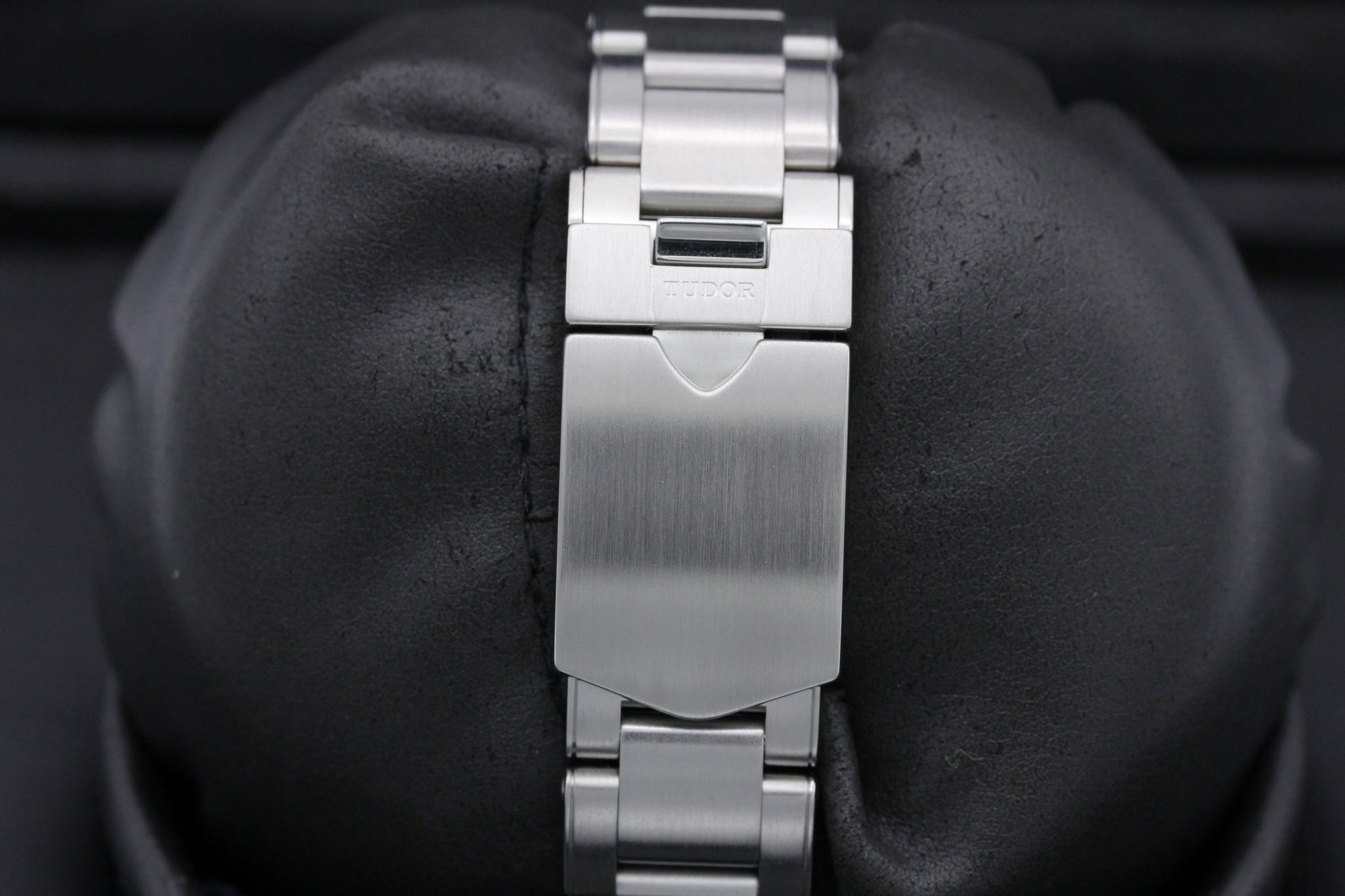 Watch Image 8