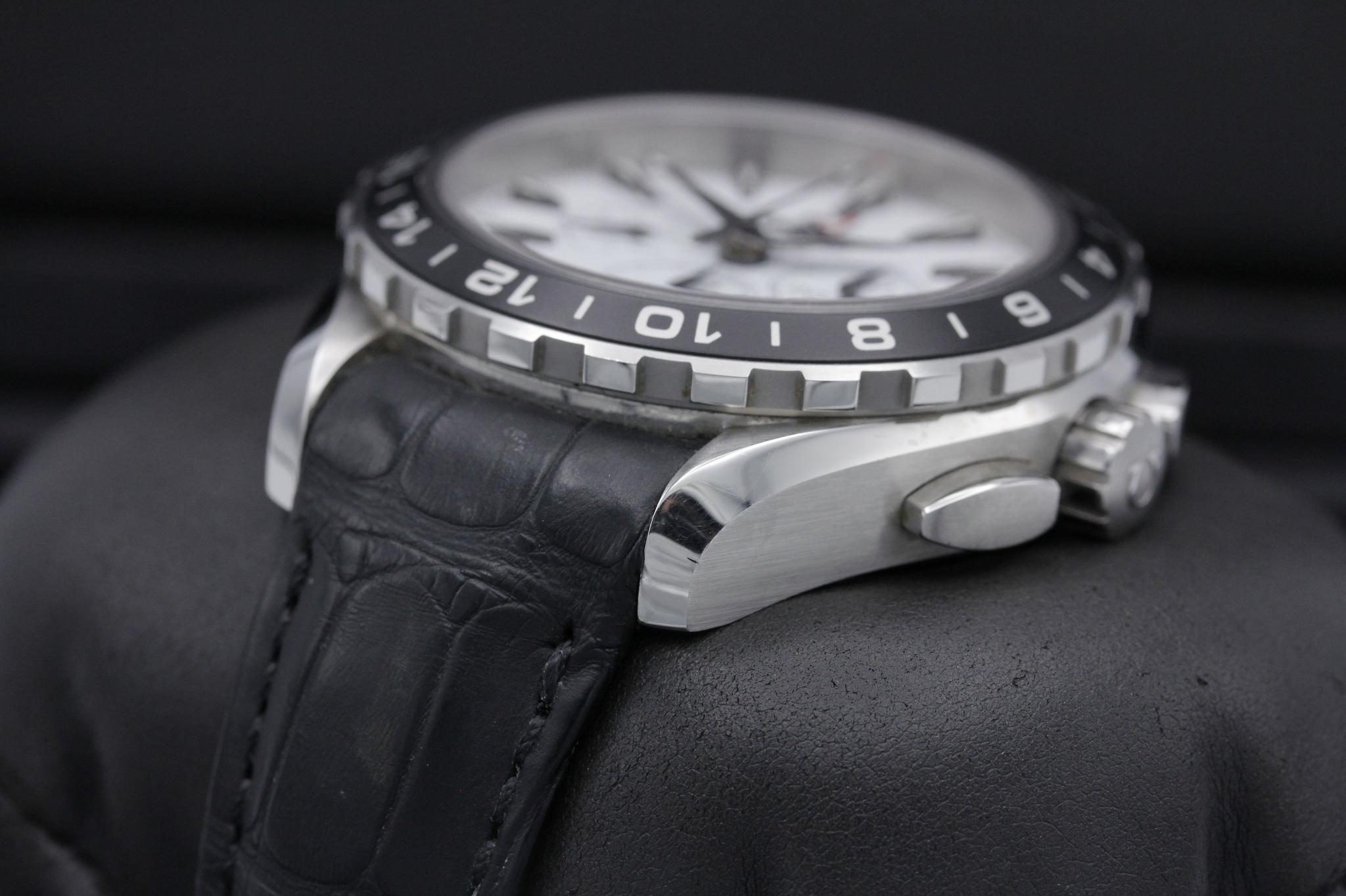 Watch Image 2