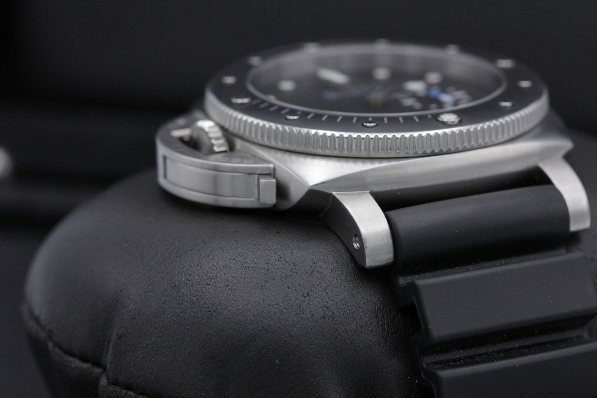 Watch Image 4