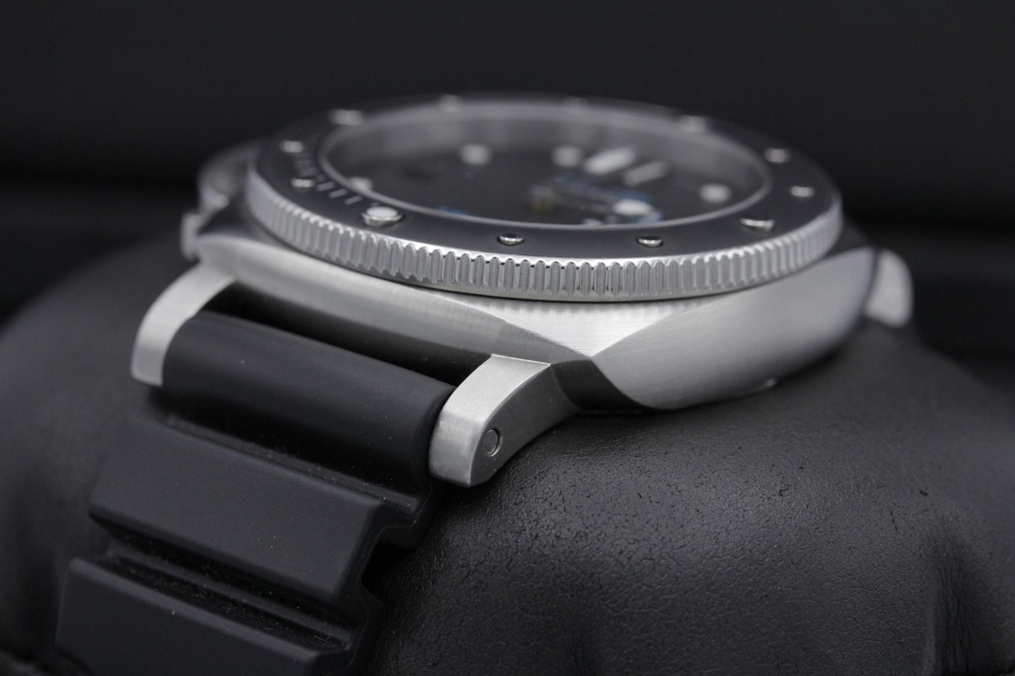 Watch Image 5