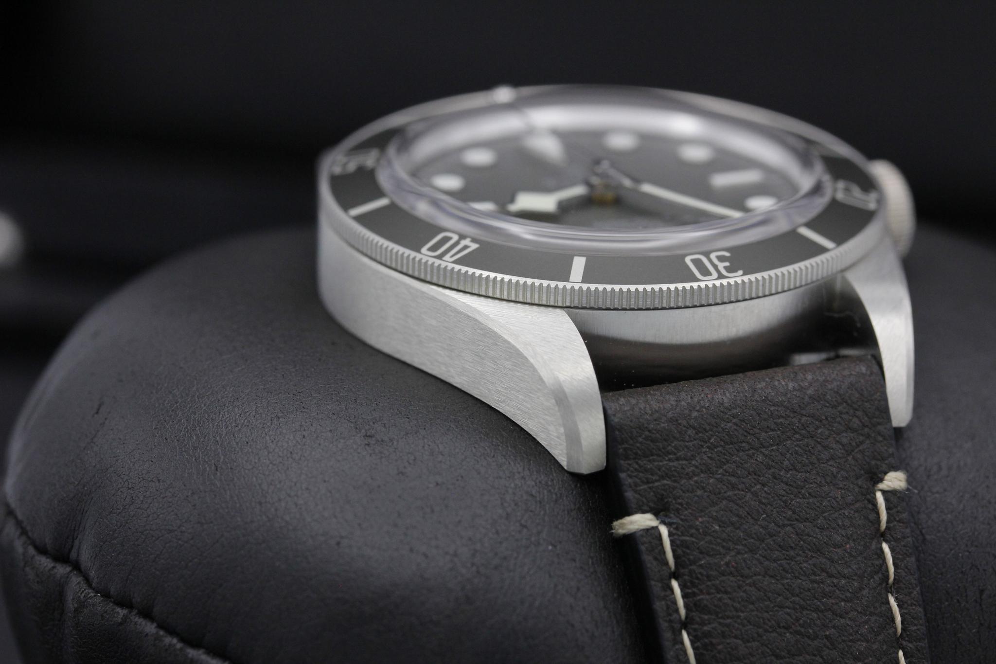 Watch Image 6
