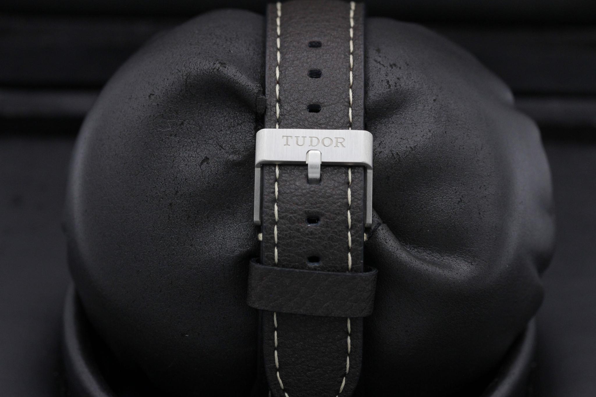Watch Image 8