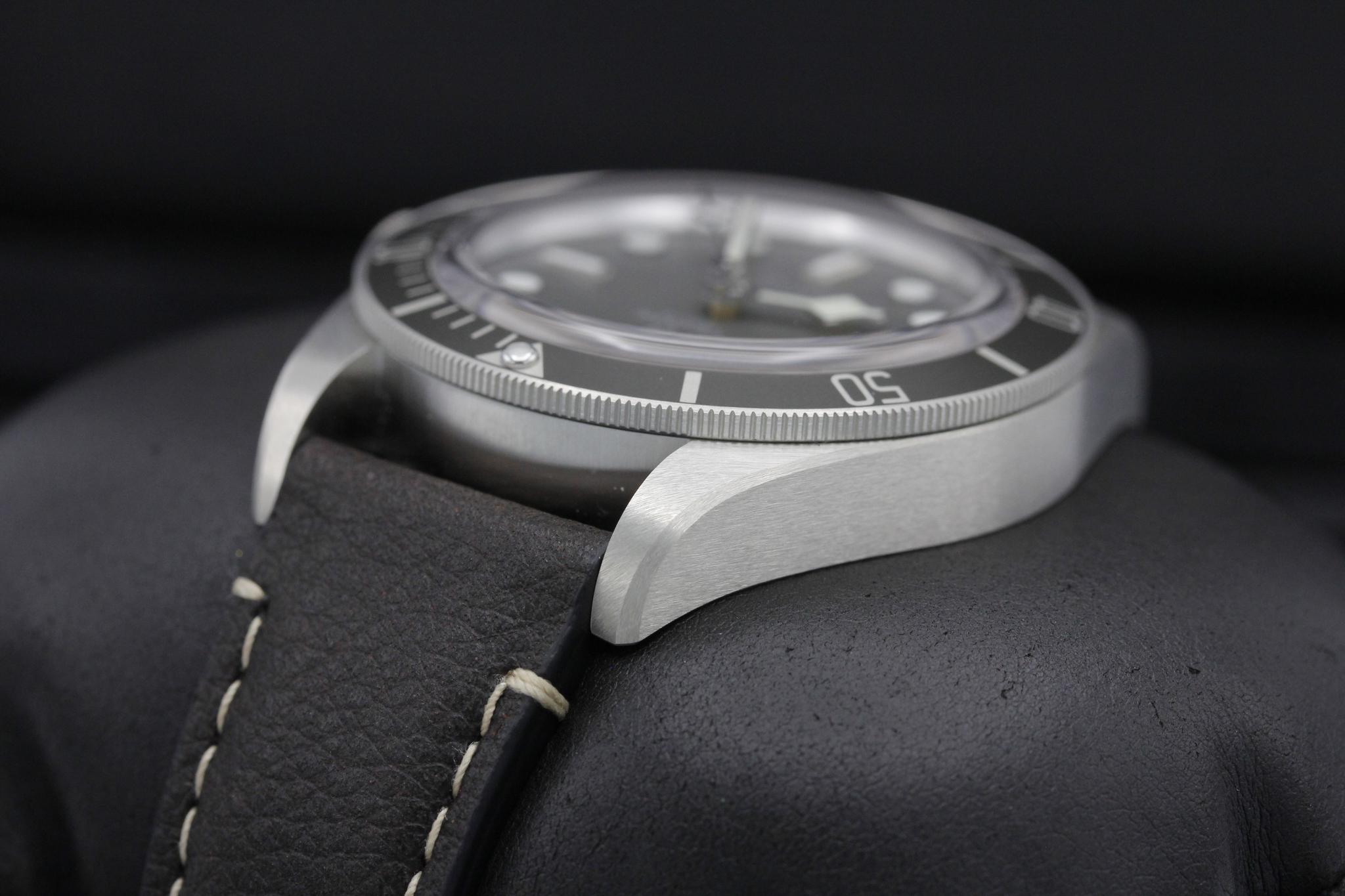 Watch Image 5