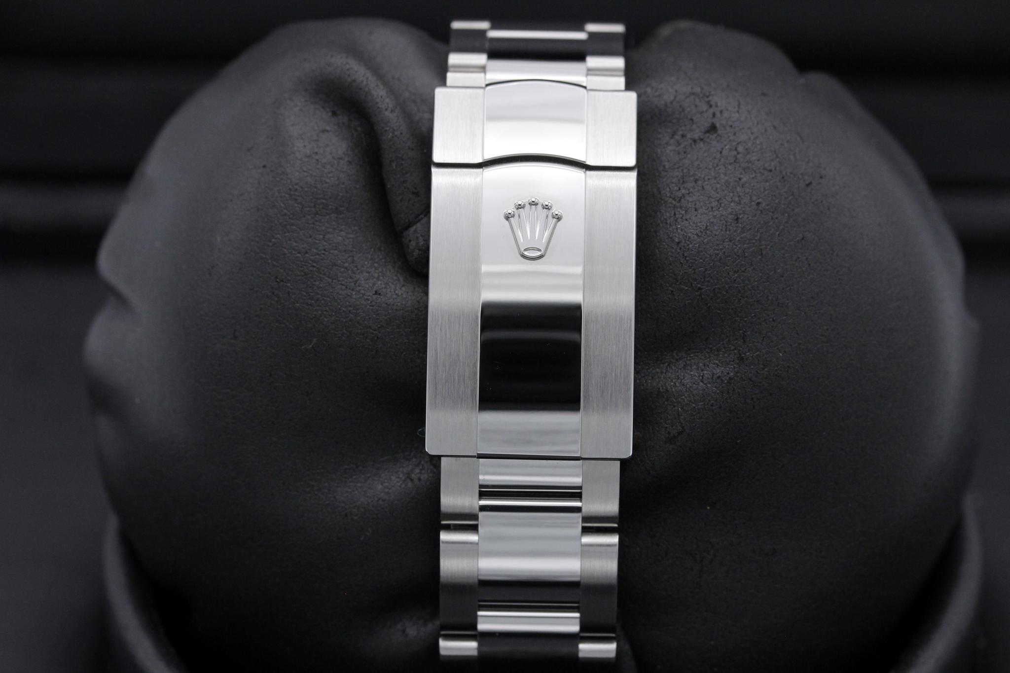 Watch Image 8