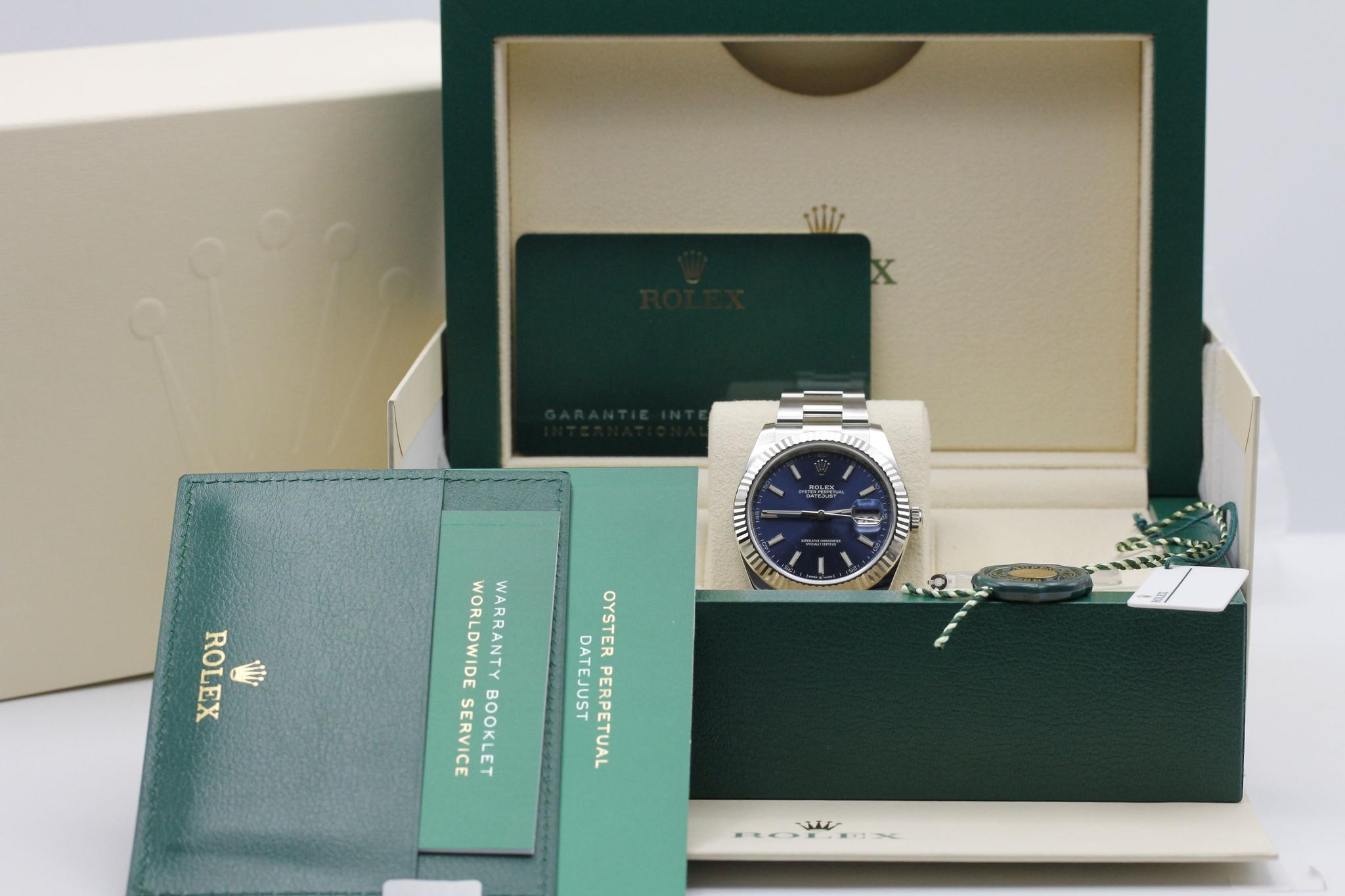 Watch Image 11