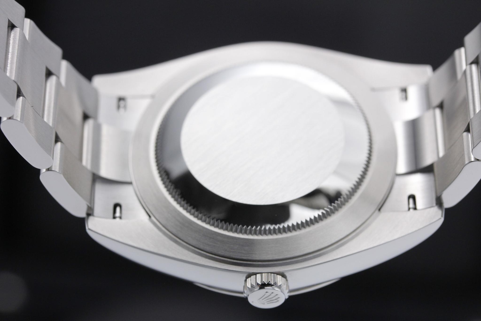 Watch Image 7