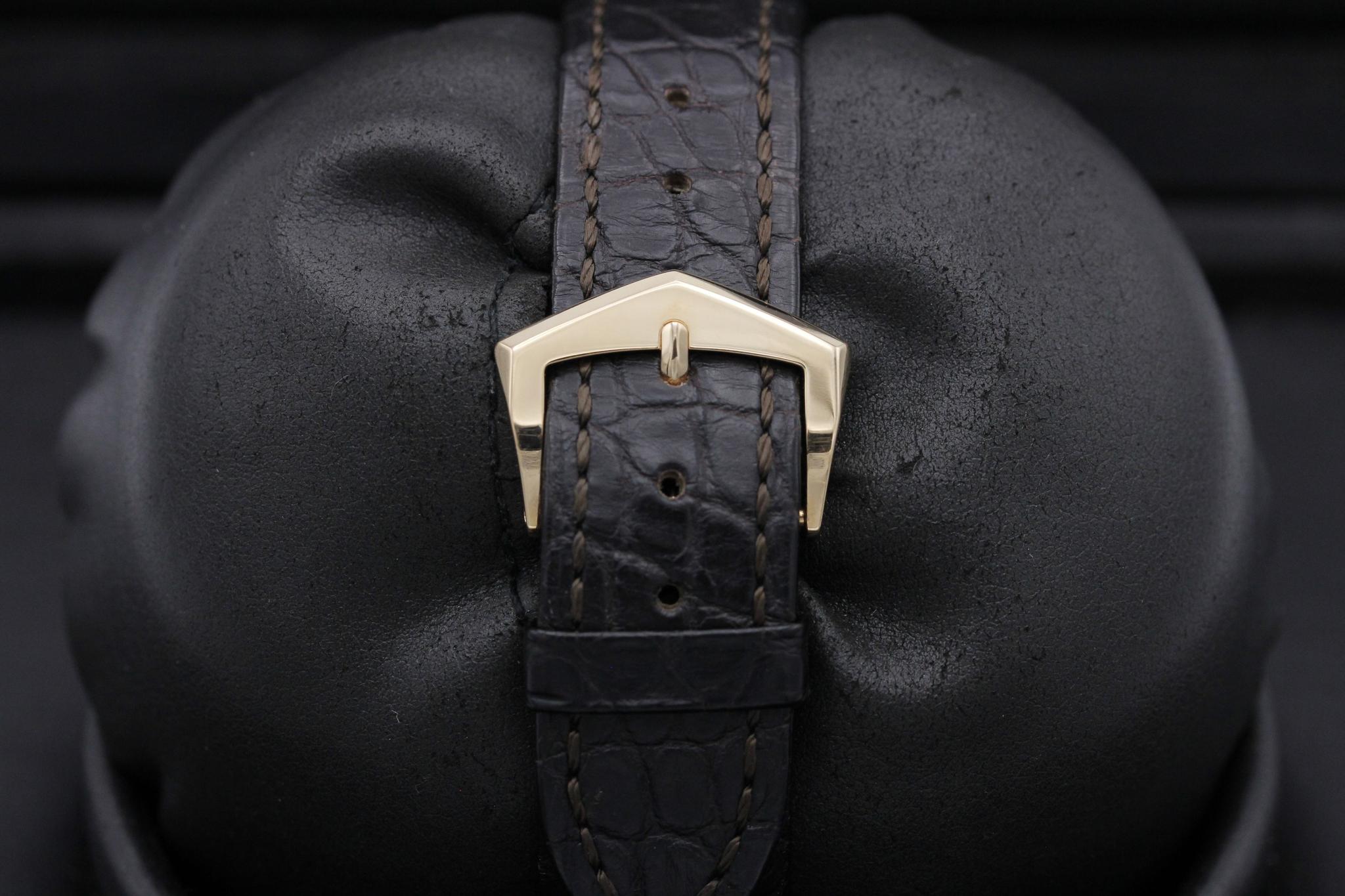 Watch Image 8