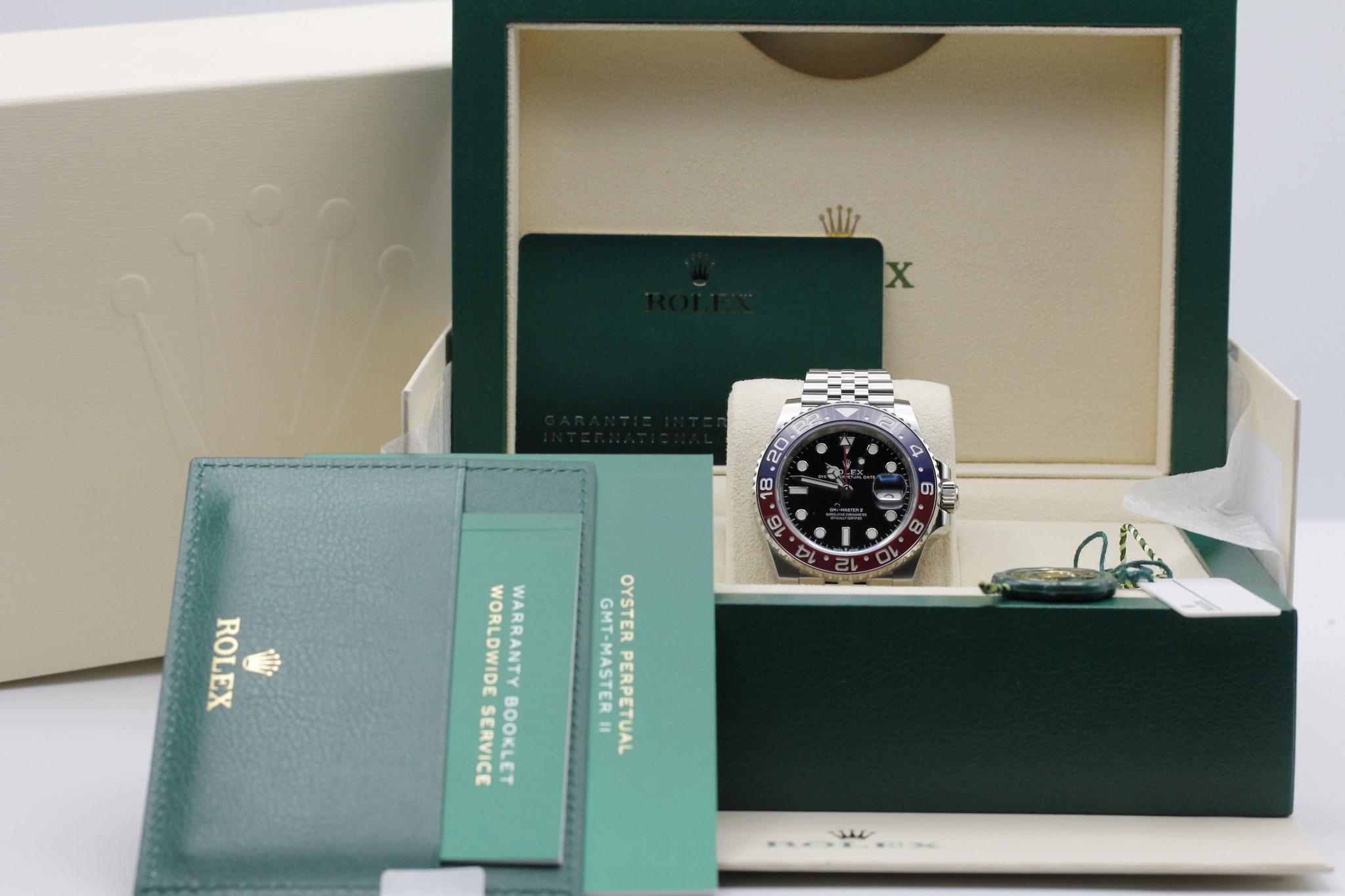 Watch Image 11