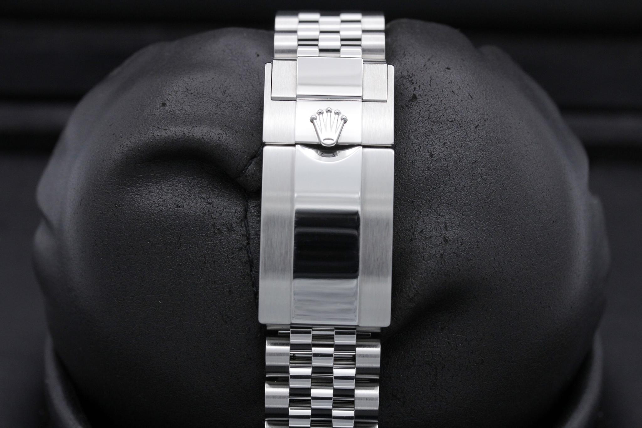 Watch Image 8