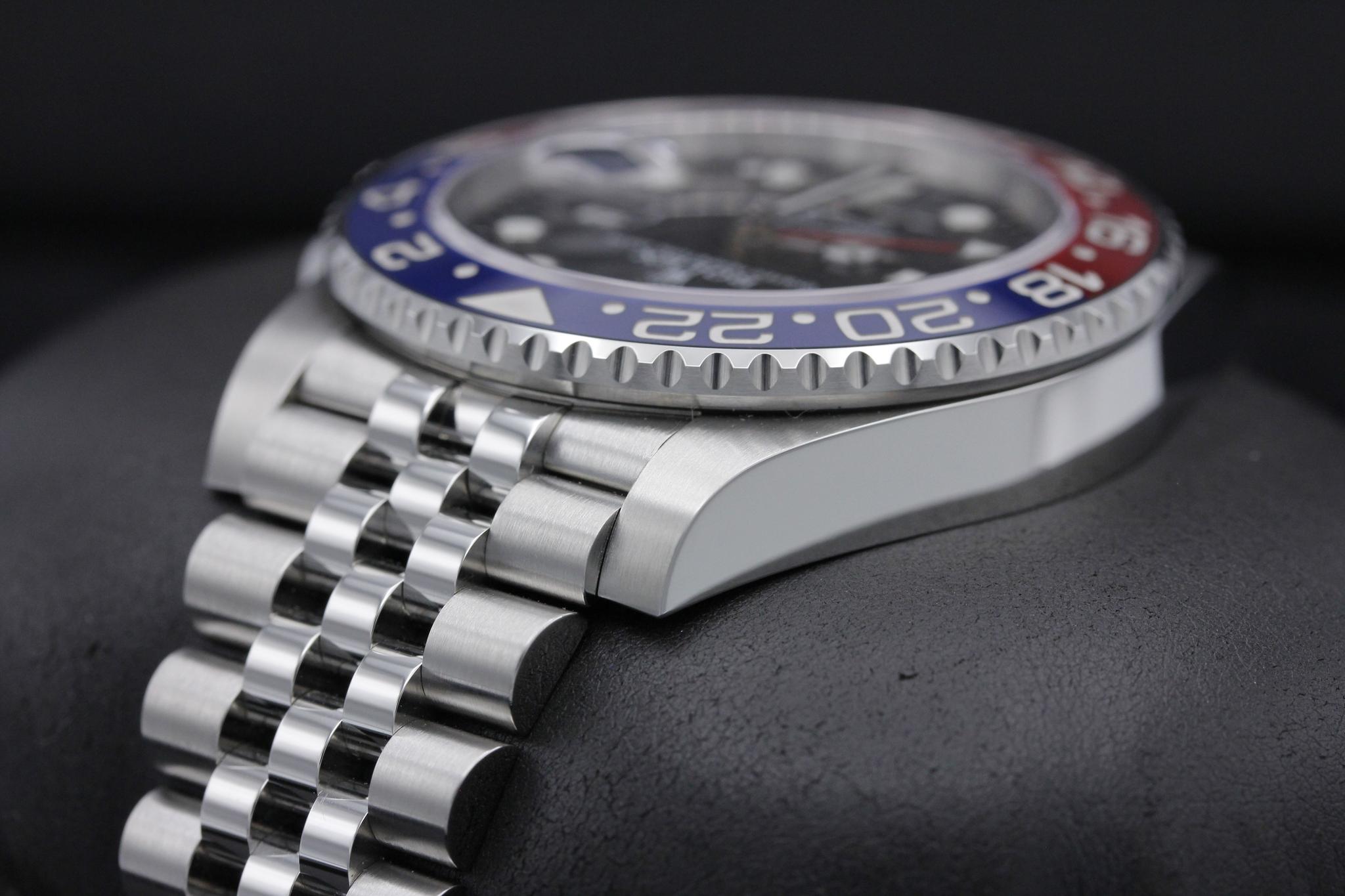 Watch Image 5