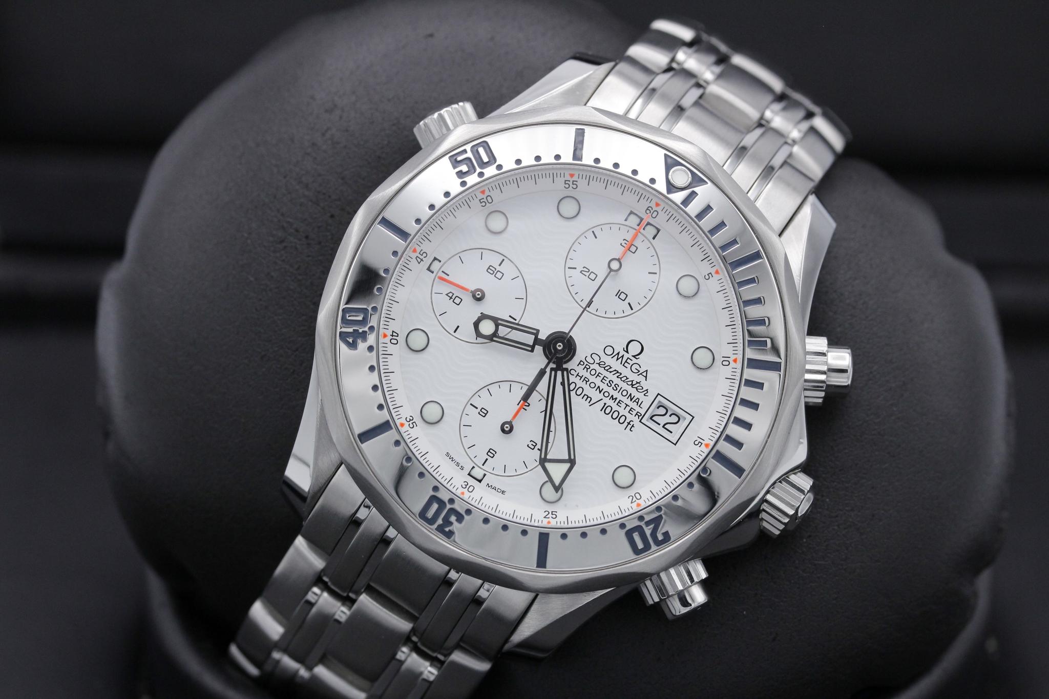 Watch Image 10