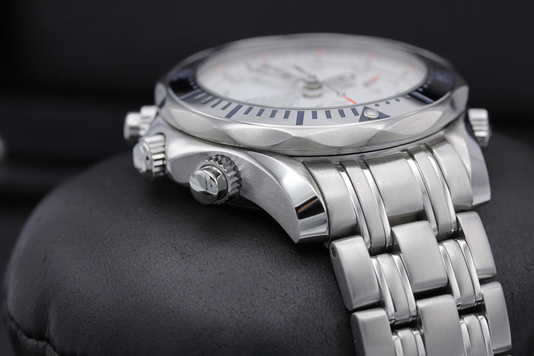 Watch Image 4