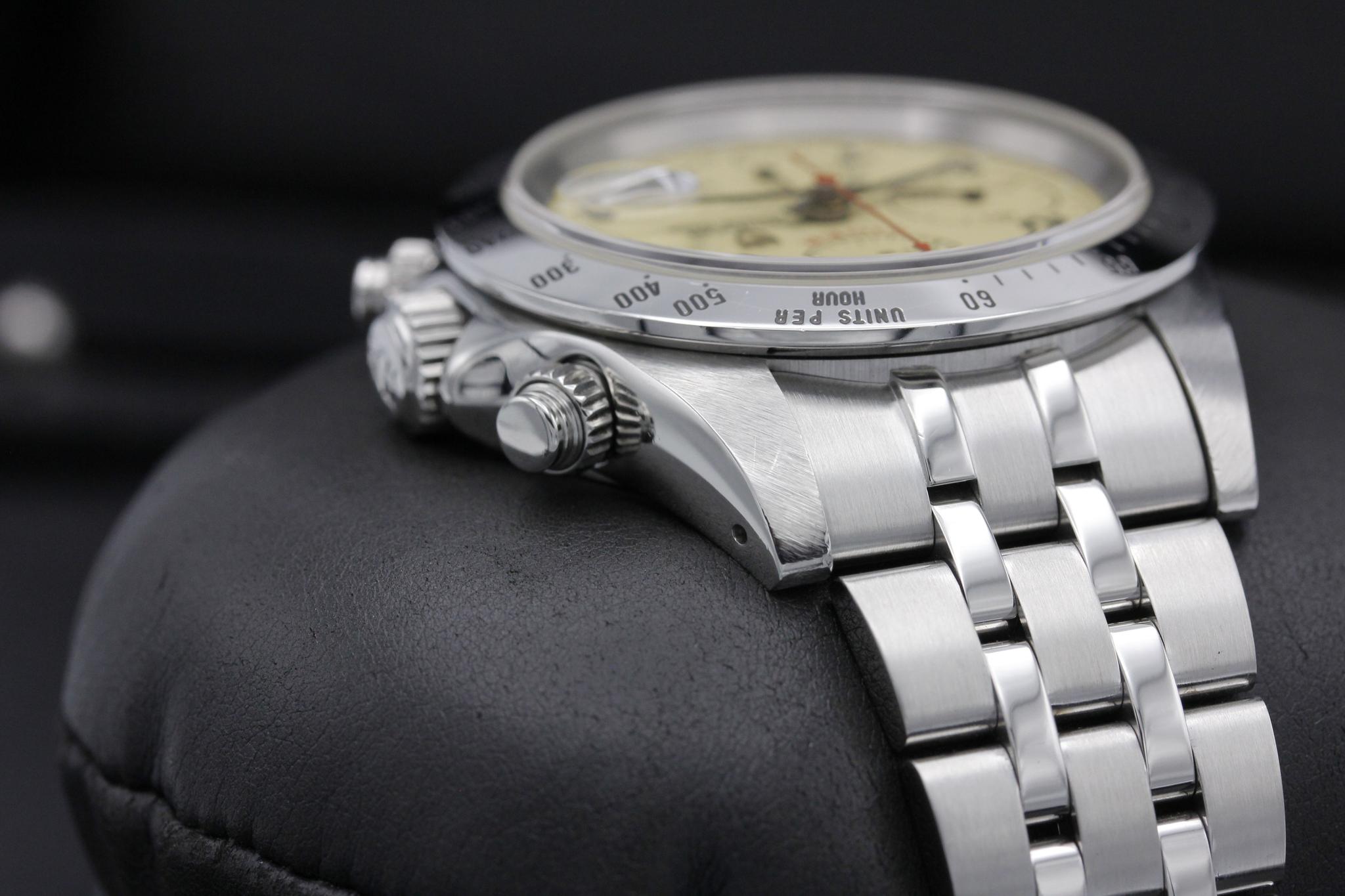 Watch Image 4