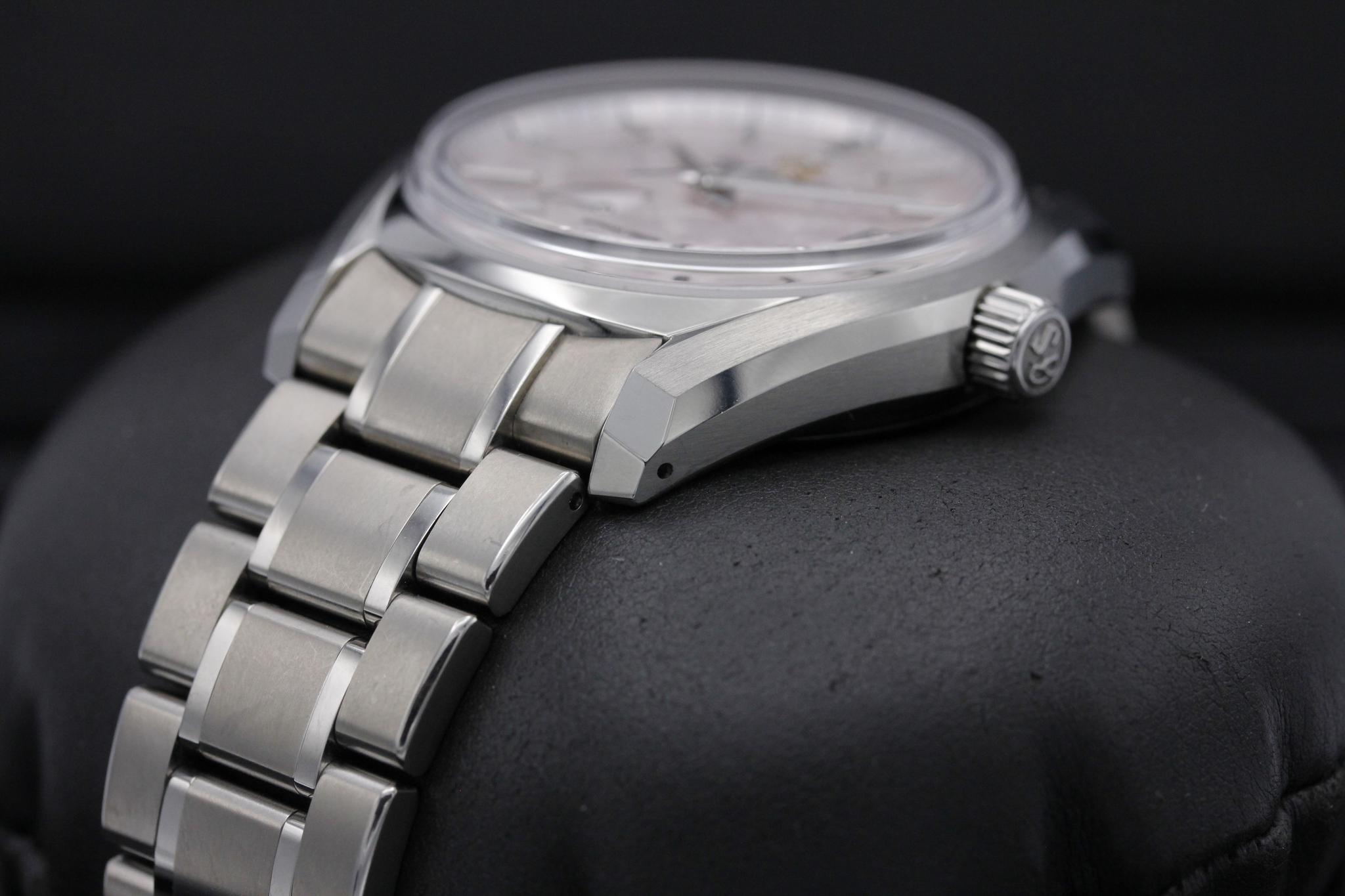 Watch Image 2
