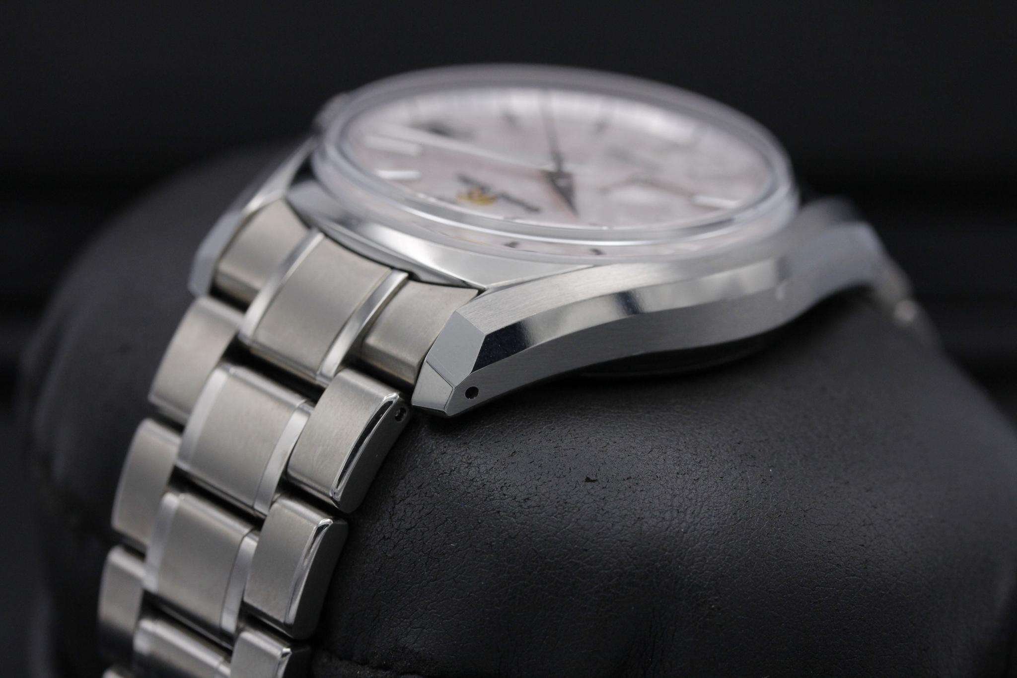 Watch Image 5