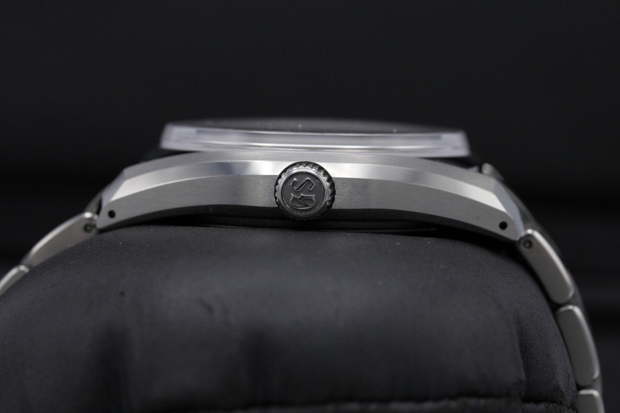 Watch Image 3