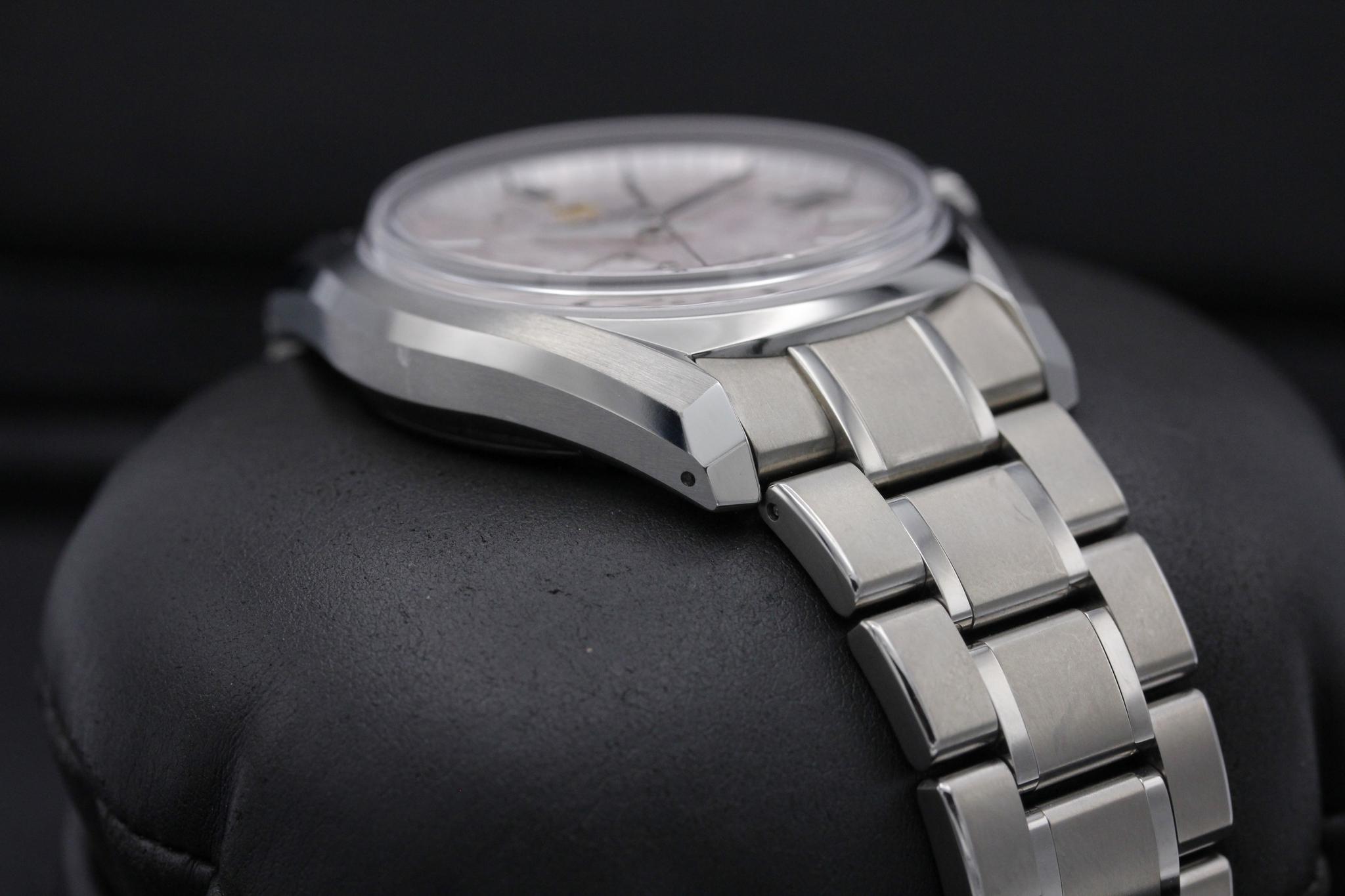 Watch Image 6